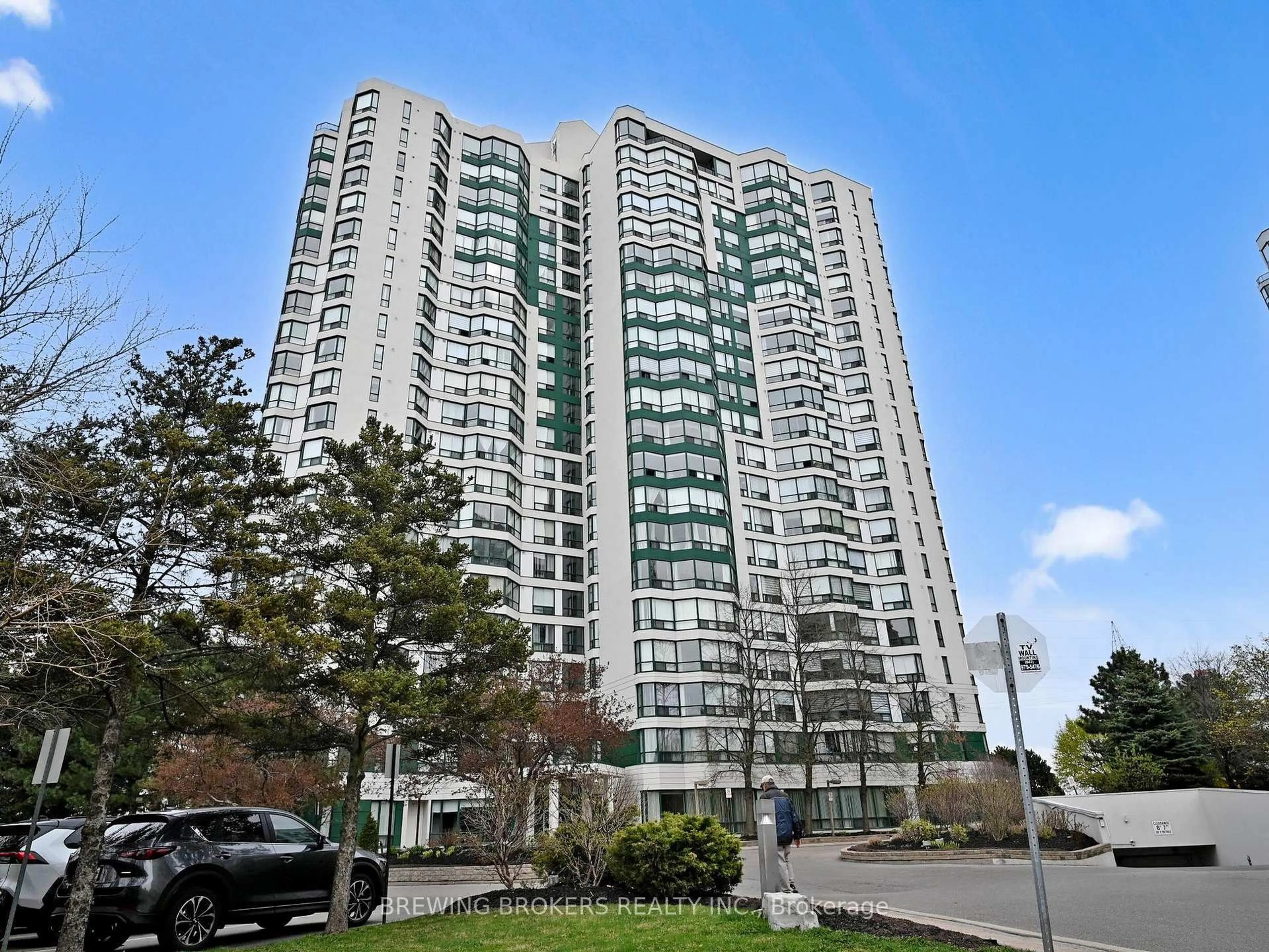 Indoor foyer for 4450 Tucana Crt #204, Mississauga Ontario L5R 3R4