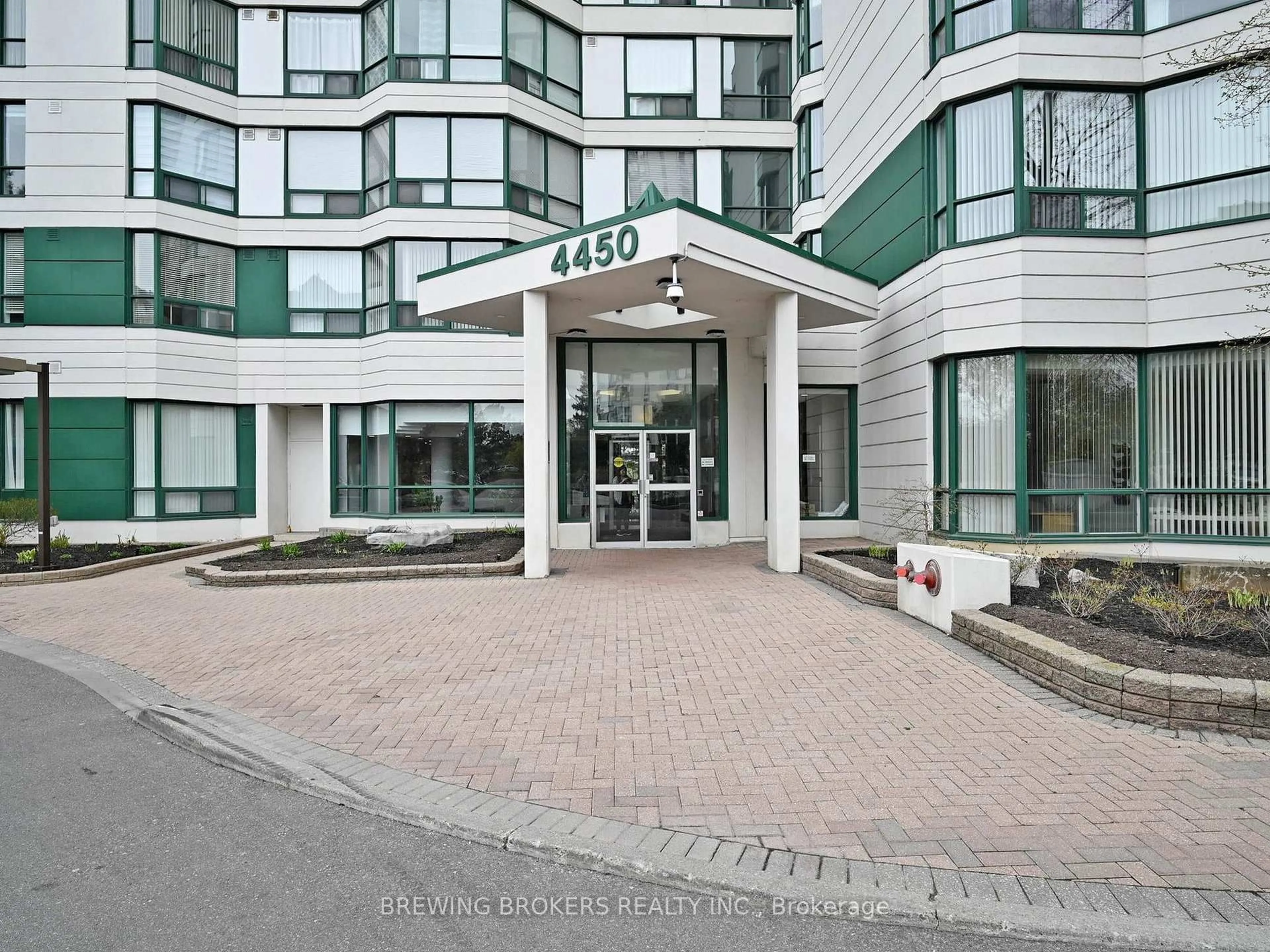 Indoor foyer for 4450 Tucana Crt #204, Mississauga Ontario L5R 3R4