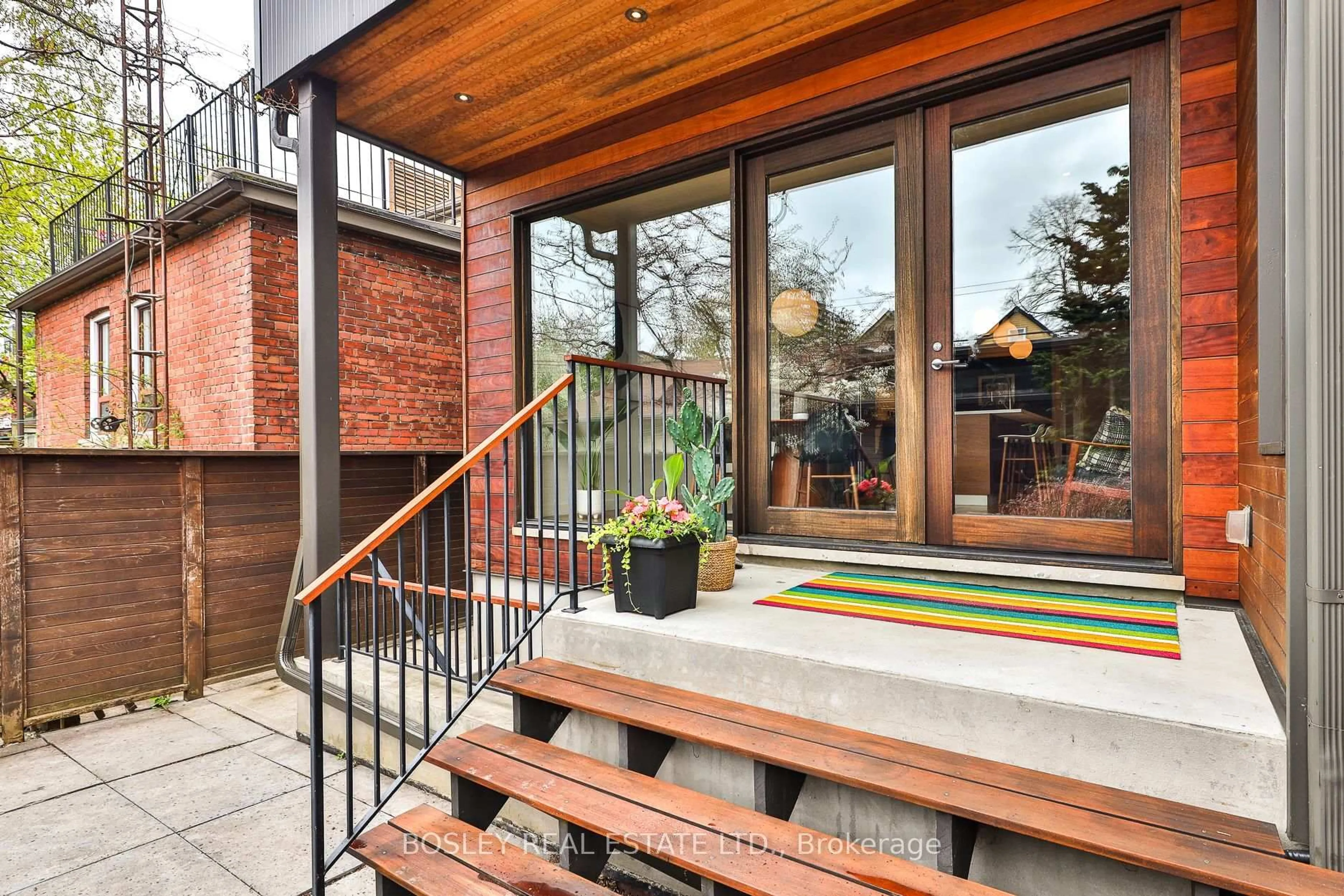 Unknown for 83 Pearson Ave, Toronto Ontario M6R 1G4
