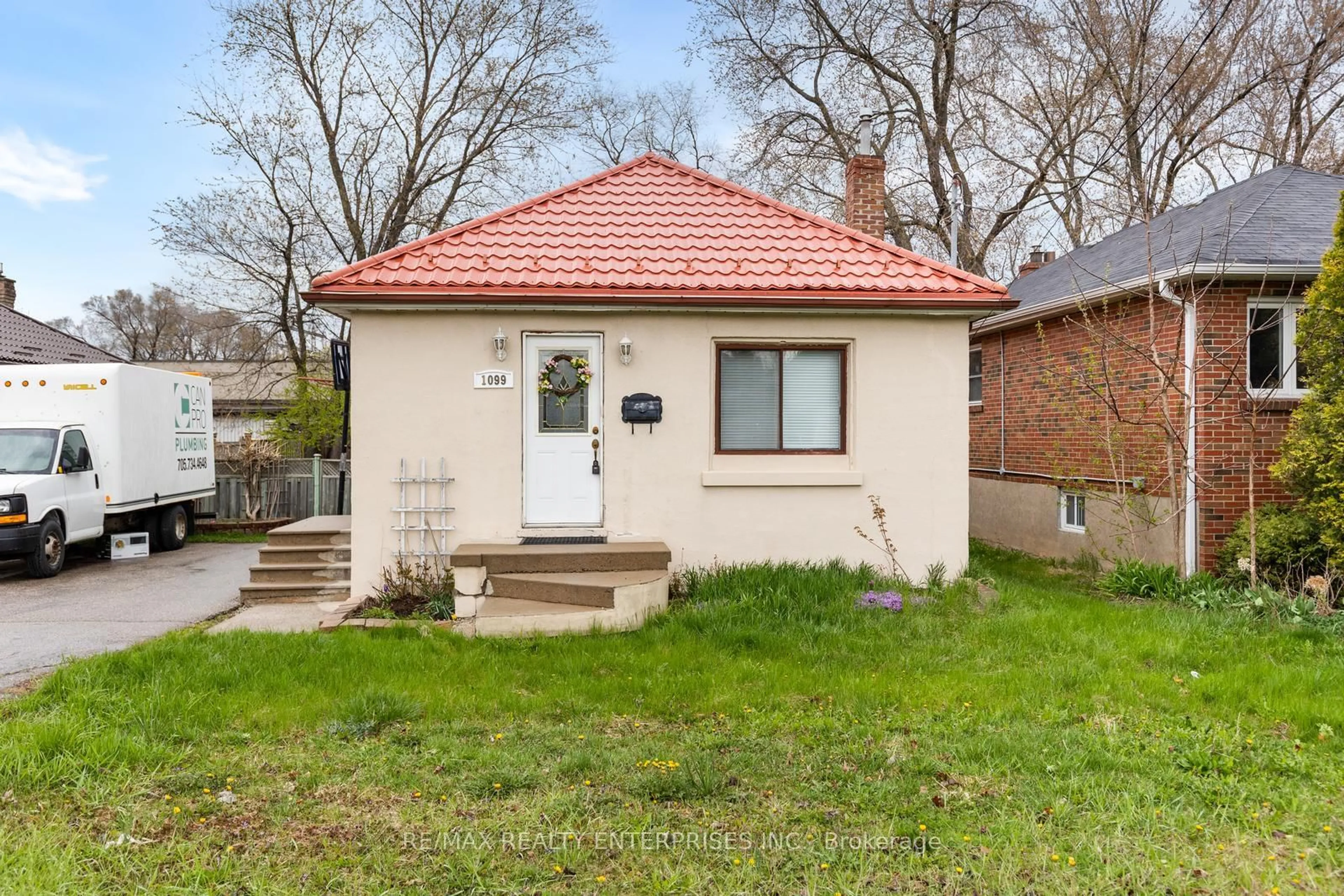 Home with brick exterior material, street for 1099 Ogden Ave, Mississauga Ontario L5E 2G7