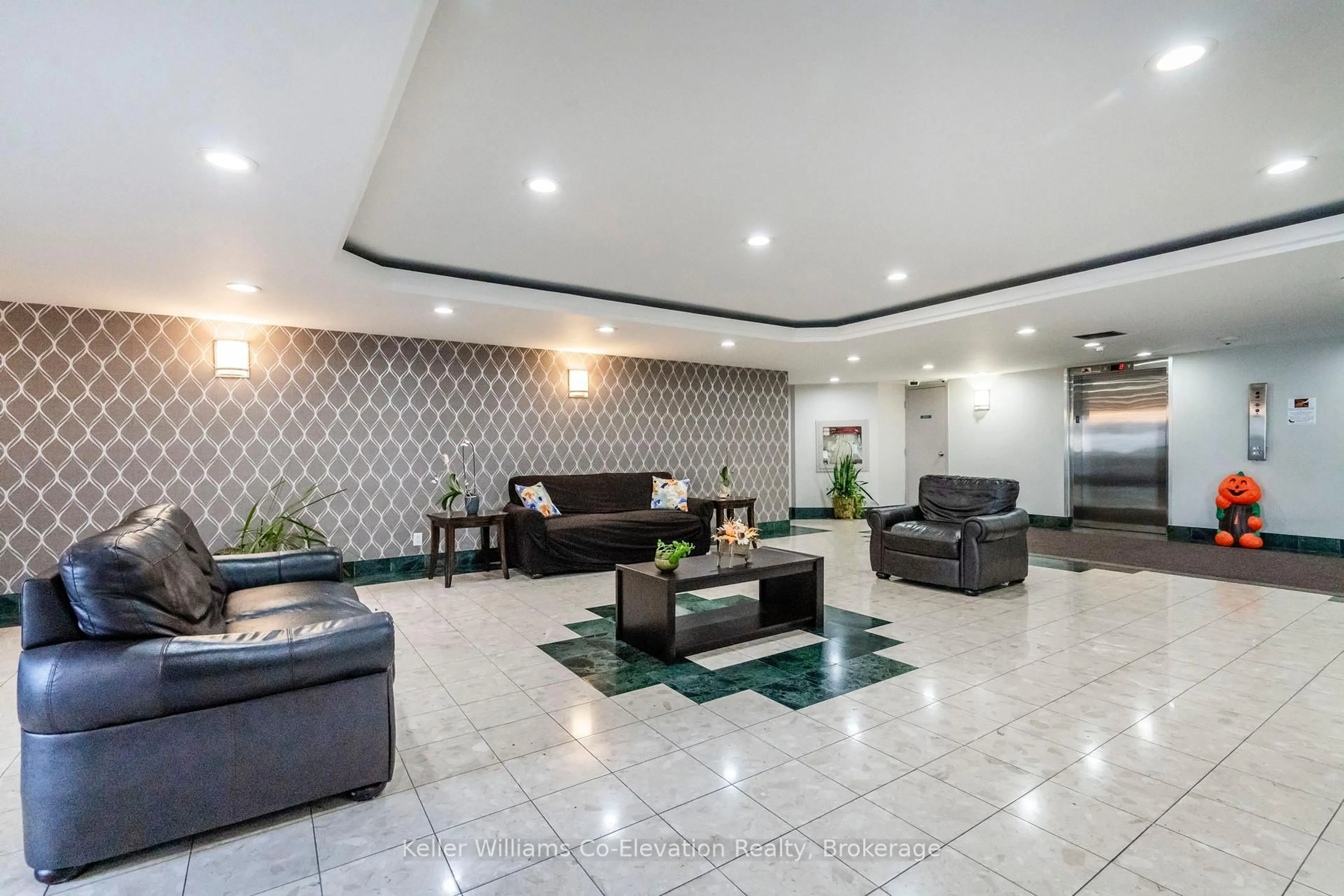 Lobby for 41 MARKBROOK Lane #614, Toronto Ontario M9V 5E6