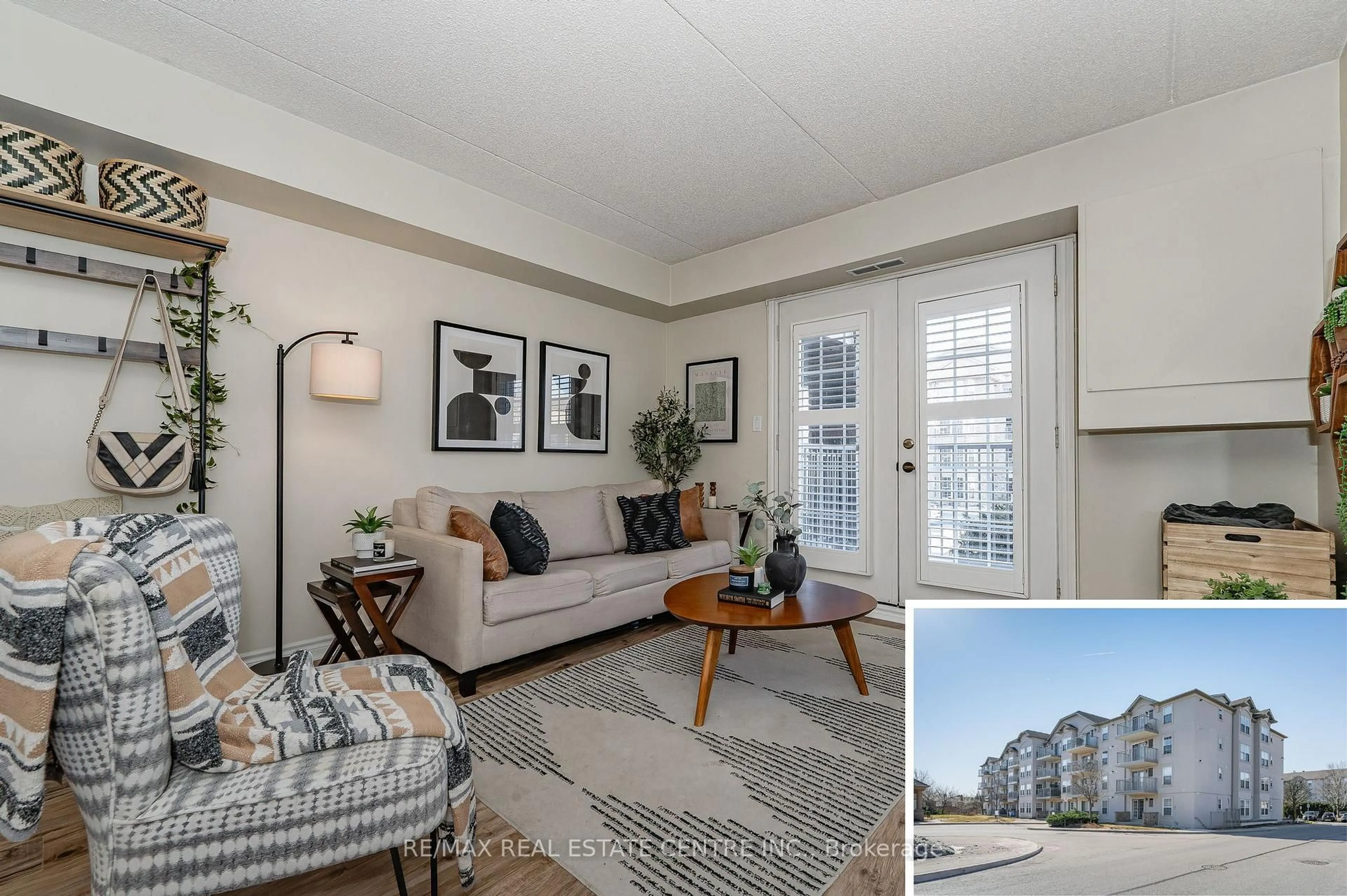 Living room with furniture, unknown for 1440 Bishops Gate #204, Oakville Ontario L6M 4M9