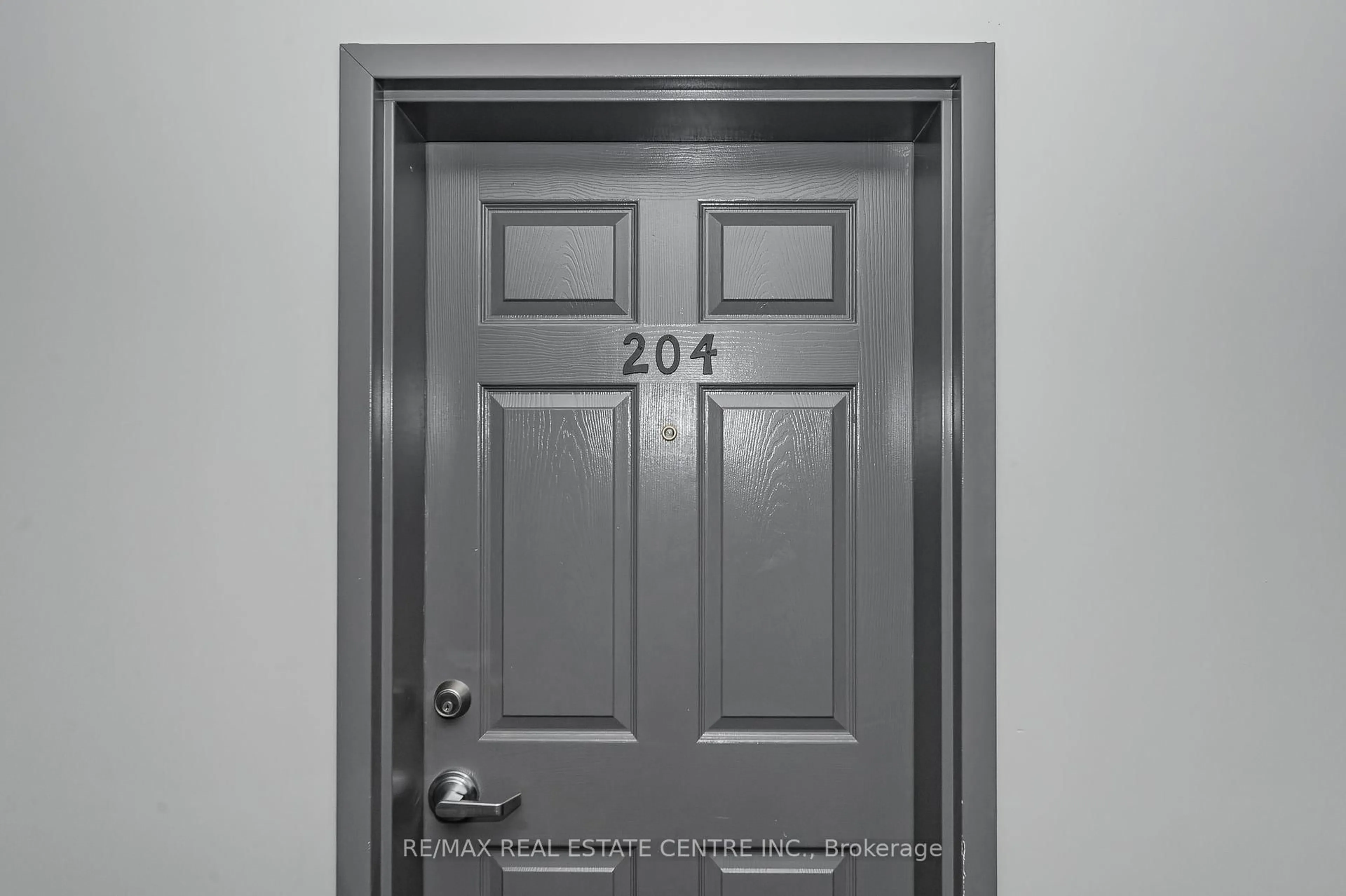 Indoor entryway for 1440 Bishops Gate #204, Oakville Ontario L6M 4M9
