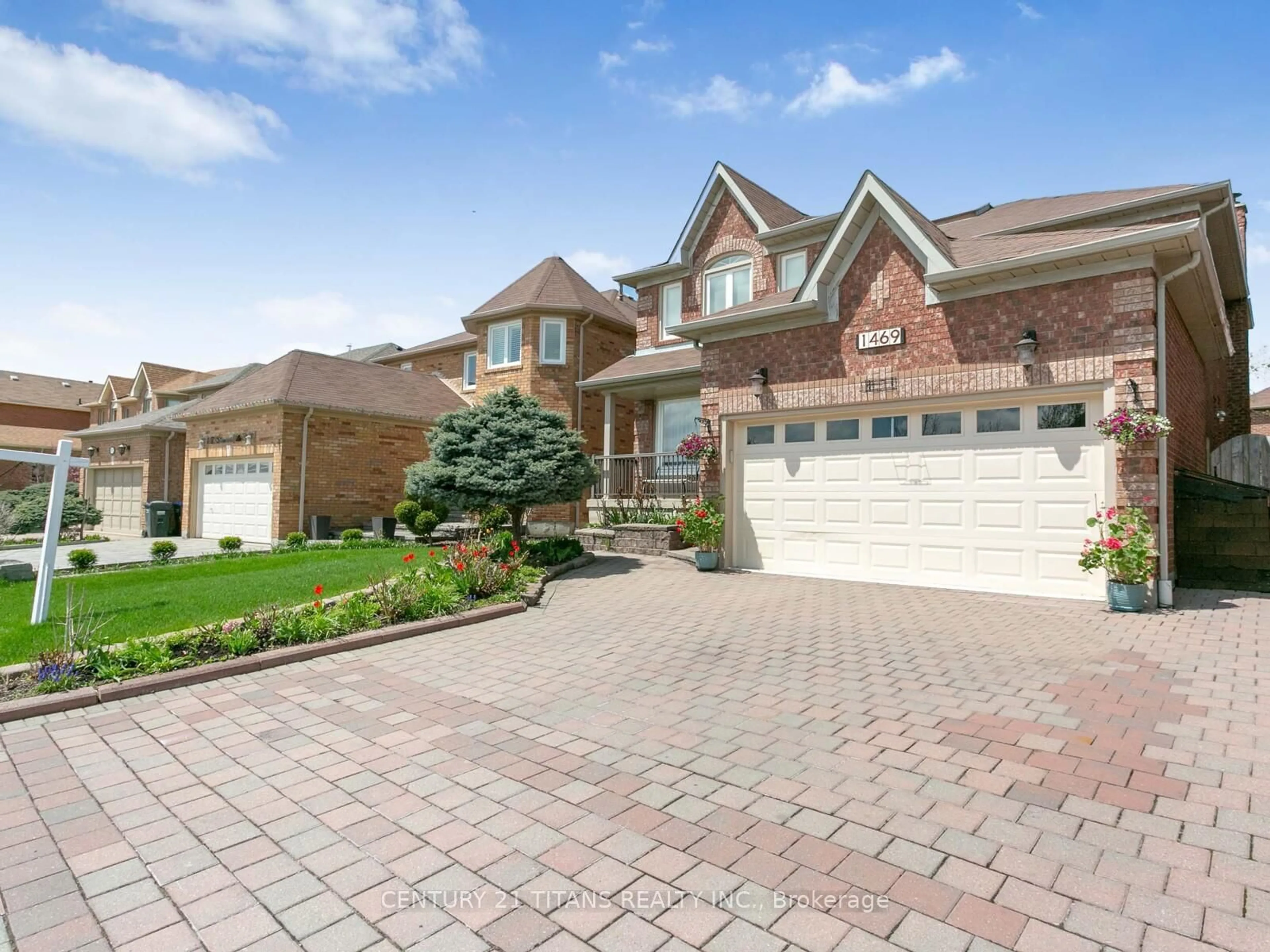 Home with brick exterior material, street for 1469 Sherwood Mills Blvd, Mississauga Ontario L5V 1S1