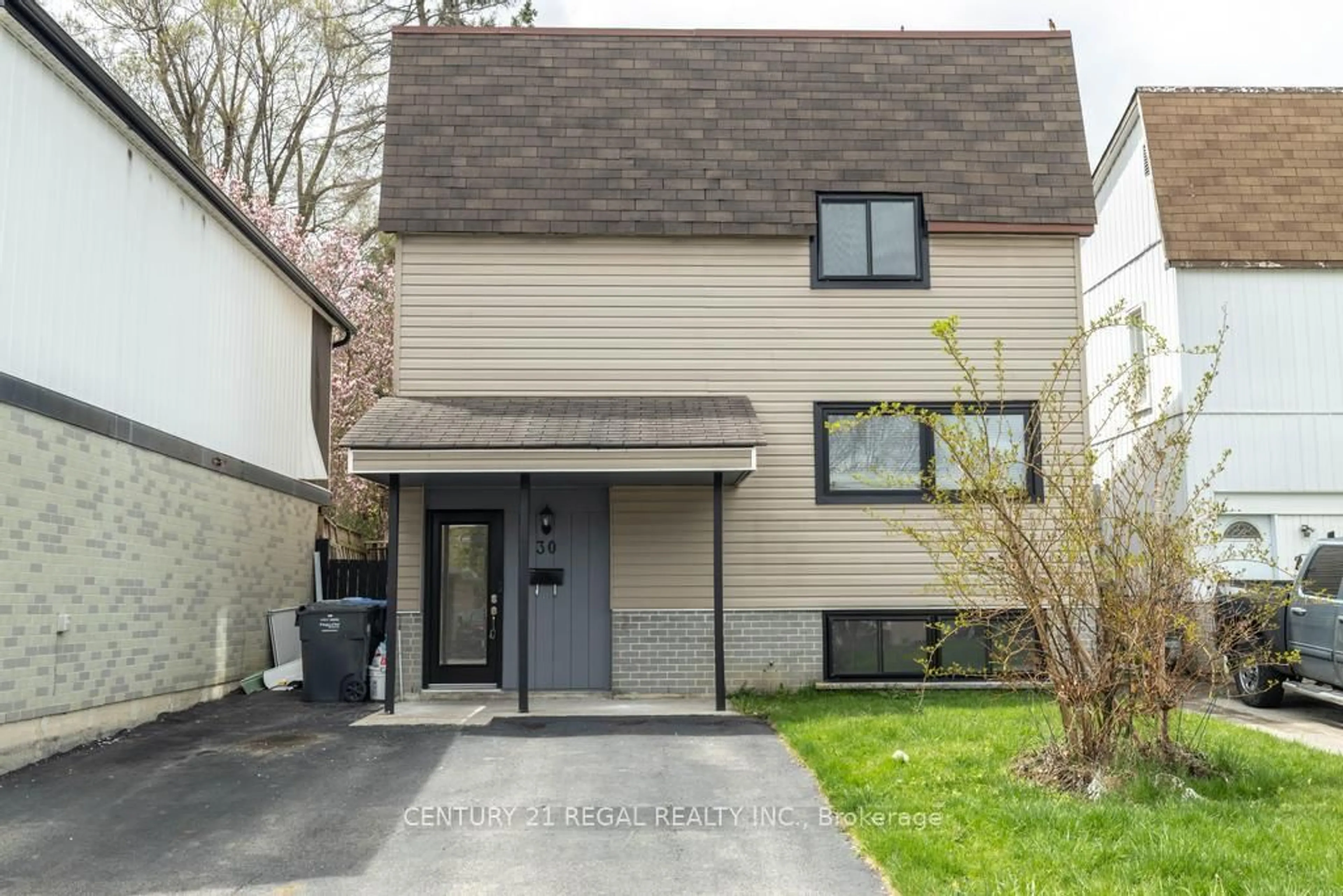 Home with vinyl exterior material, street for 30 Hercules Crt, Brampton Ontario L6S 1X6