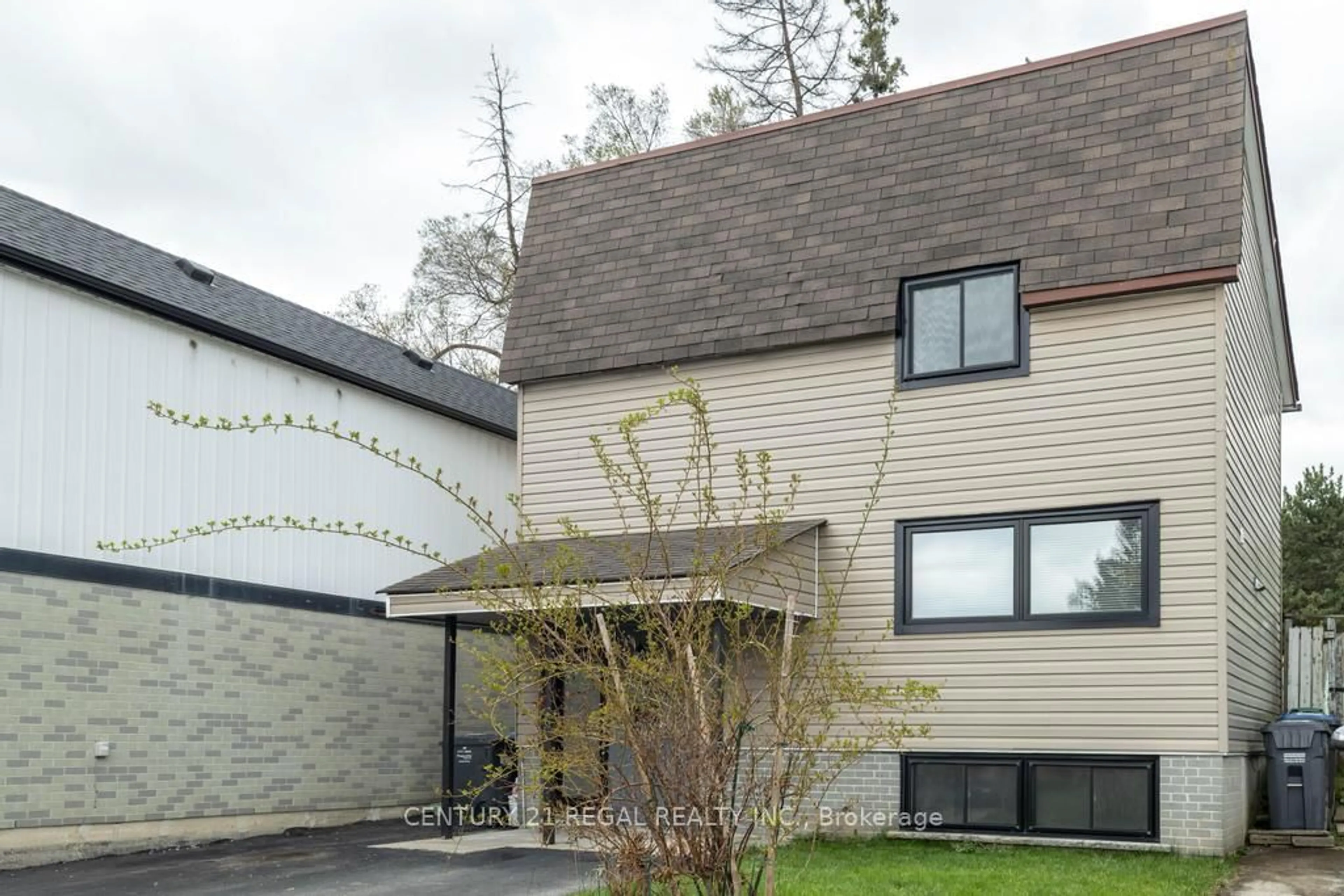 Home with vinyl exterior material, street for 30 Hercules Crt, Brampton Ontario L6S 1X6
