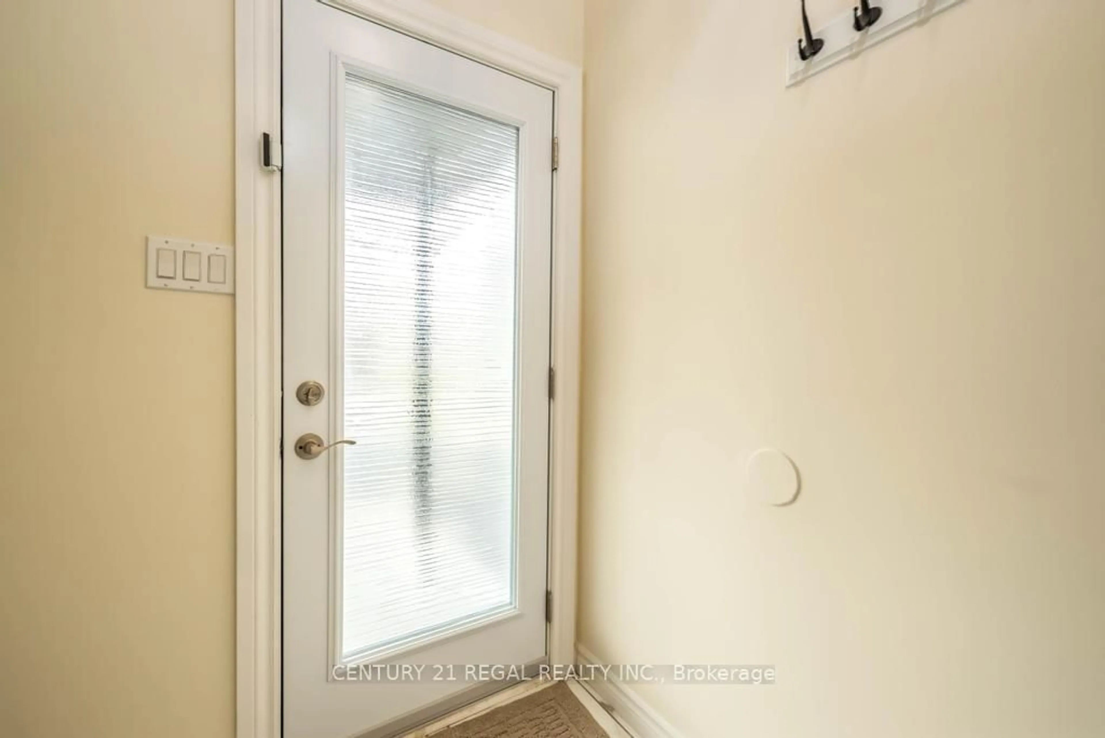 Indoor entryway for 30 Hercules Crt, Brampton Ontario L6S 1X6