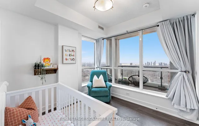 Additional property image - 7 Mabelle Ave Unit 4008