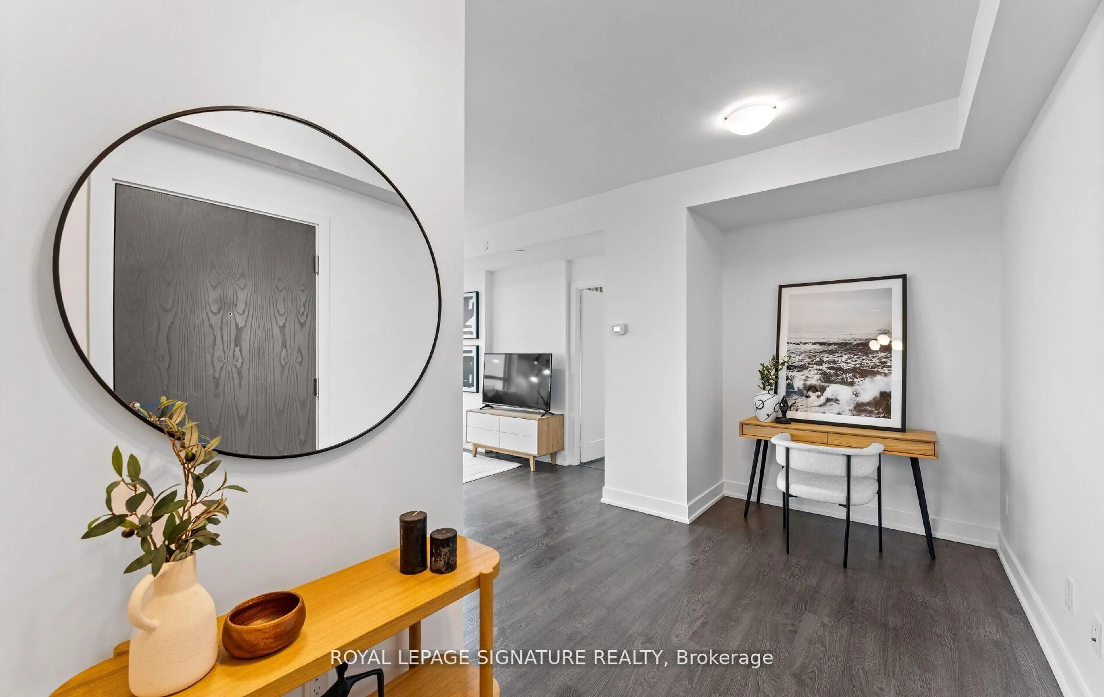 Indoor entryway for 7 Mabelle Ave #4008, Toronto Ontario M9A 0C9