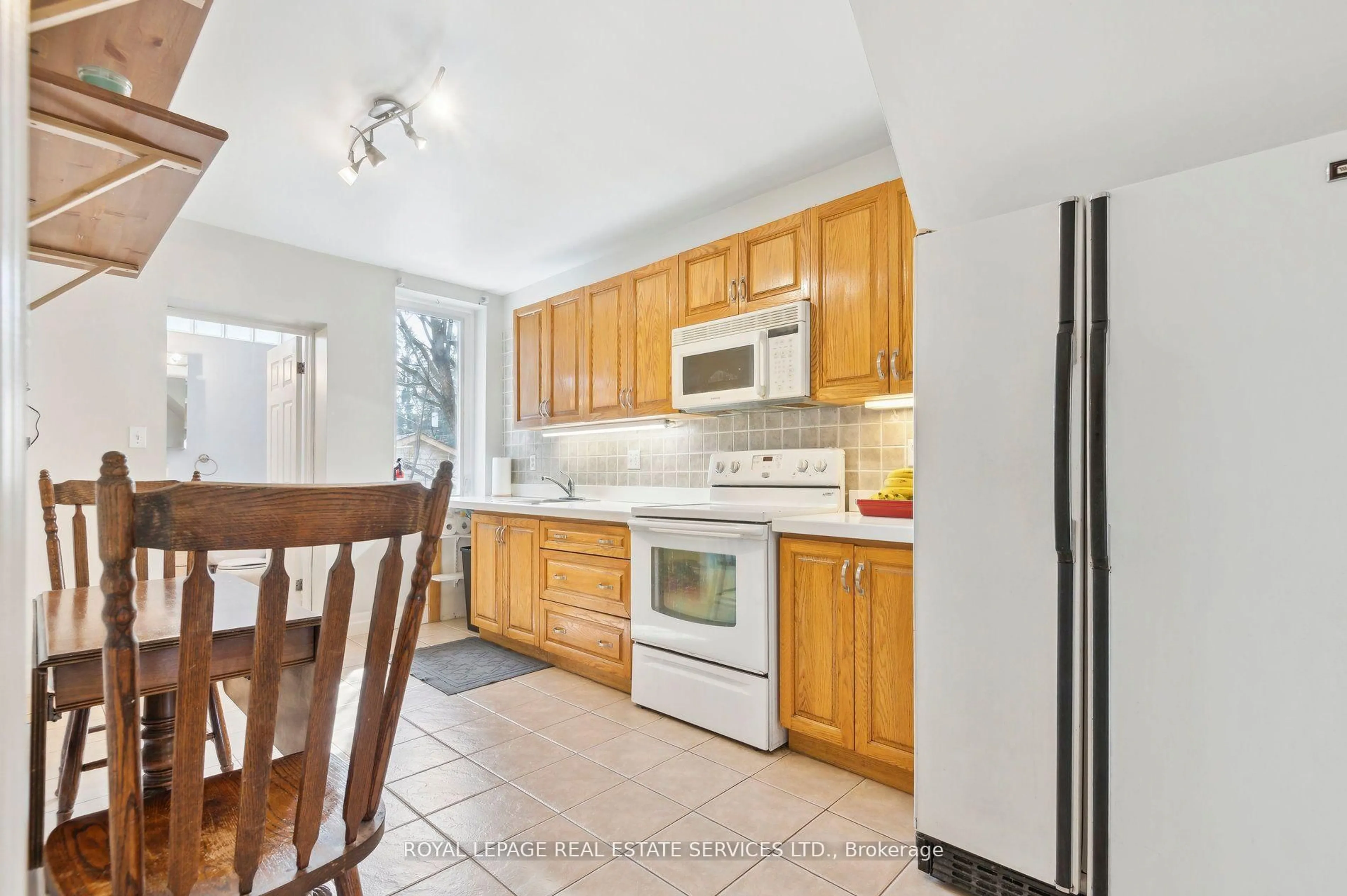 Standard kitchen, ceramic/tile floor for 43 Glenlake Ave, Toronto Ontario M6P 1E2