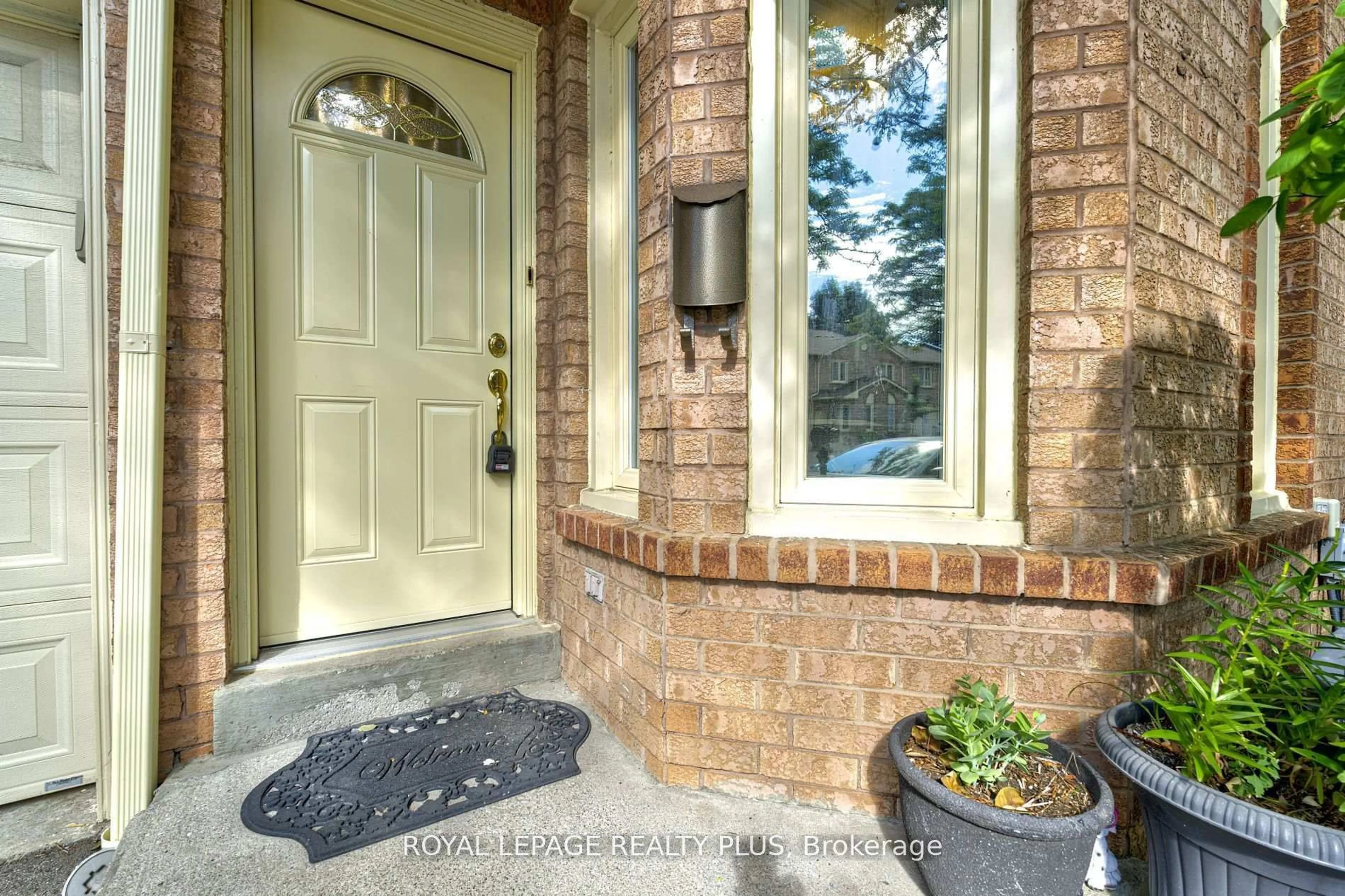 Unknown for 5020 Delaware Dr #2, Mississauga Ontario L4X 3C5