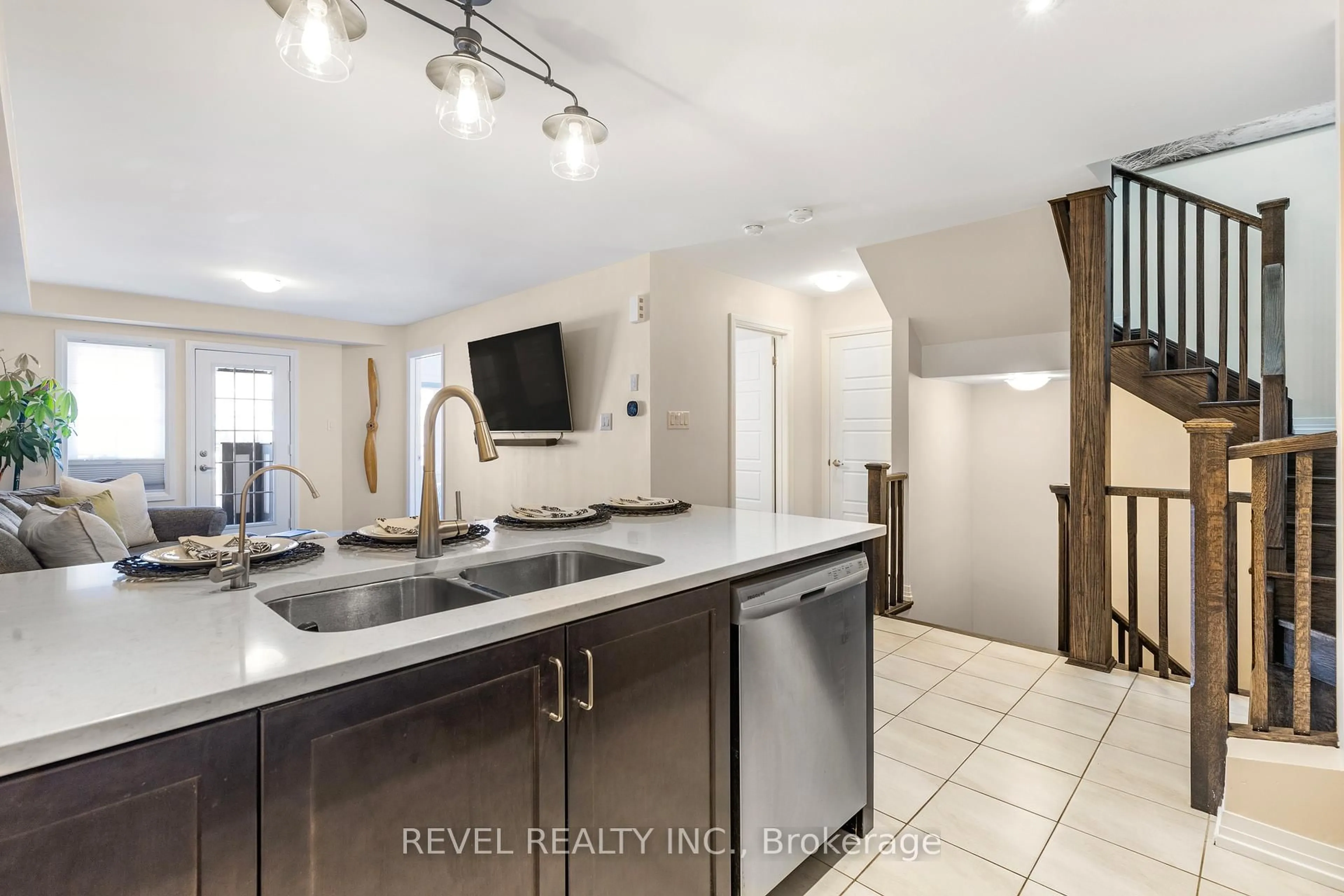 Open concept kitchen, ceramic/tile floor for 504 Buckeye Crt, Milton Ontario L9T 7E7