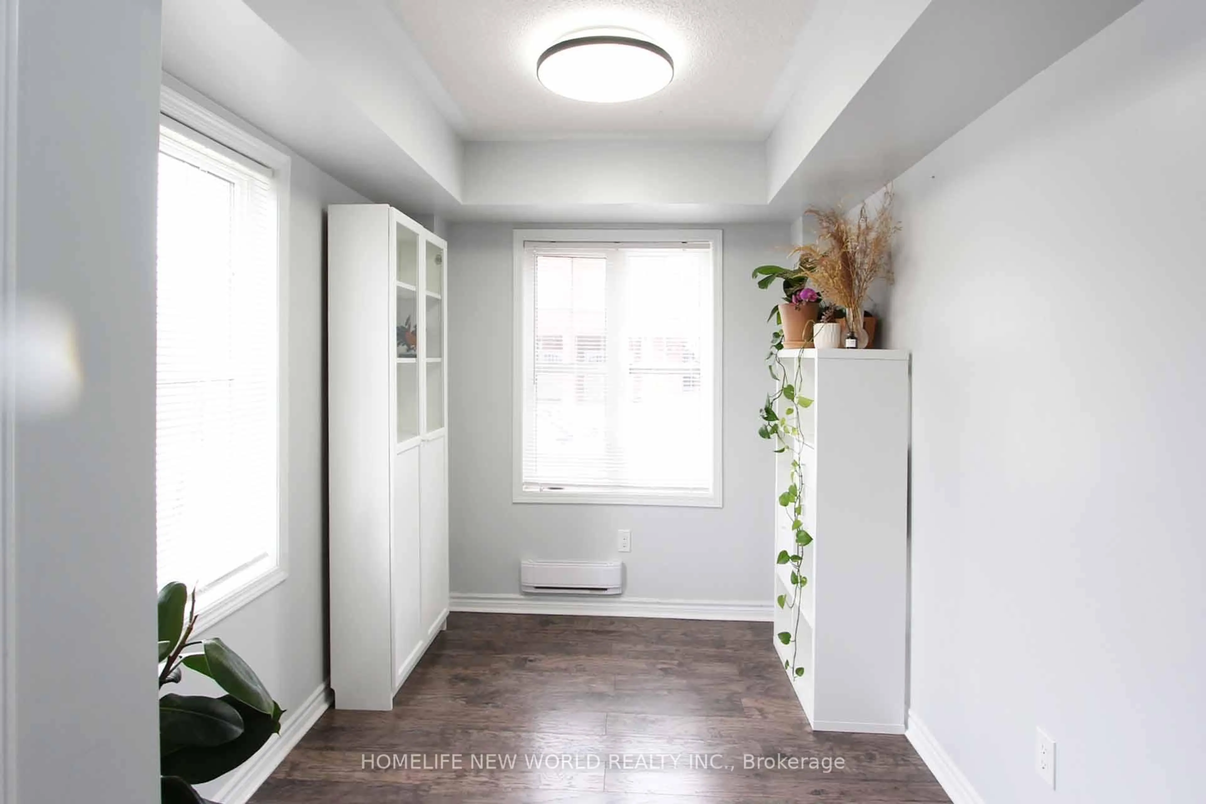 Indoor entryway for 1593 Leblanc Crt, Milton Ontario L9E 0A3