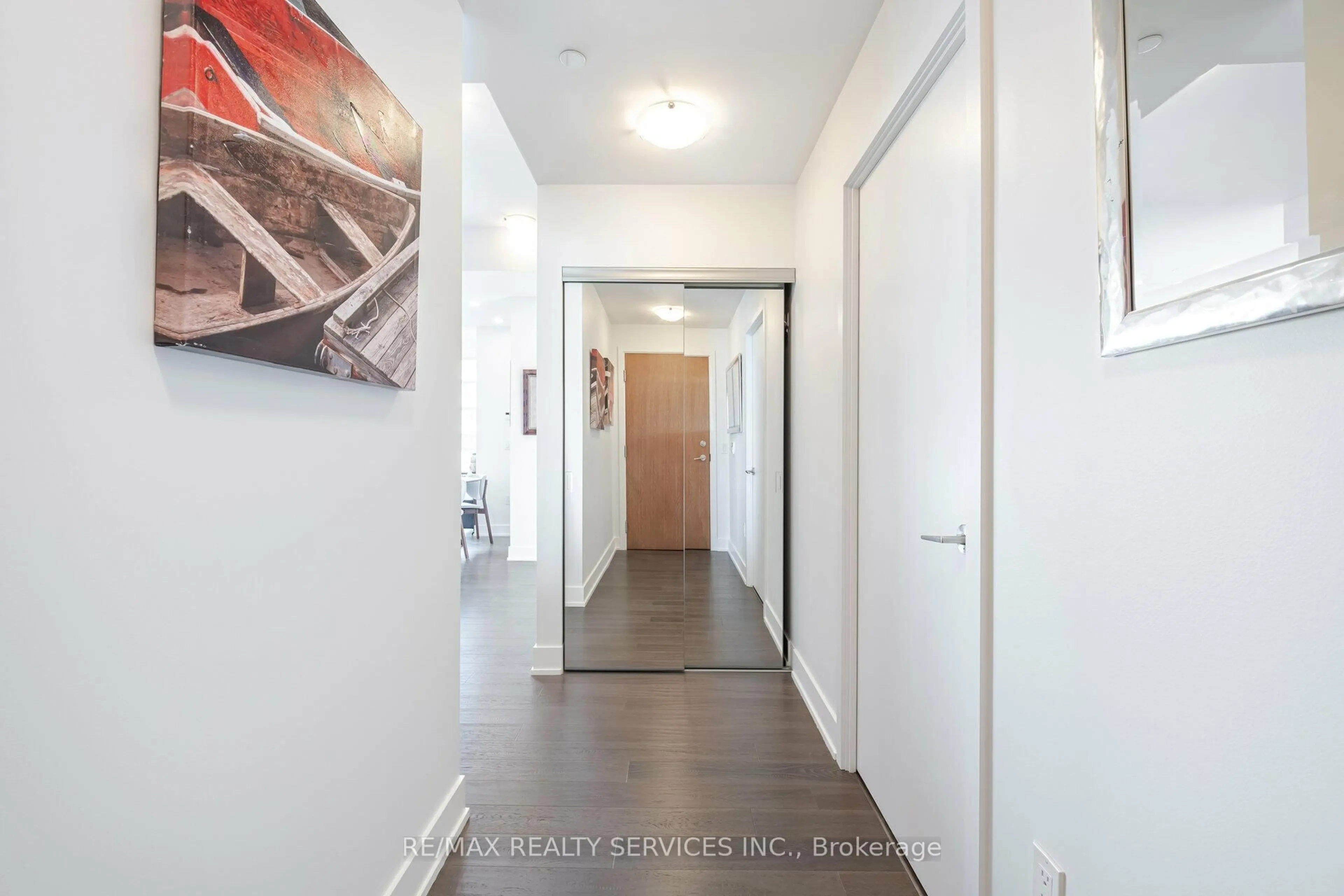 Indoor entryway for 30 Shore Breeze Dr #1316, Toronto Ontario M8V 0J1