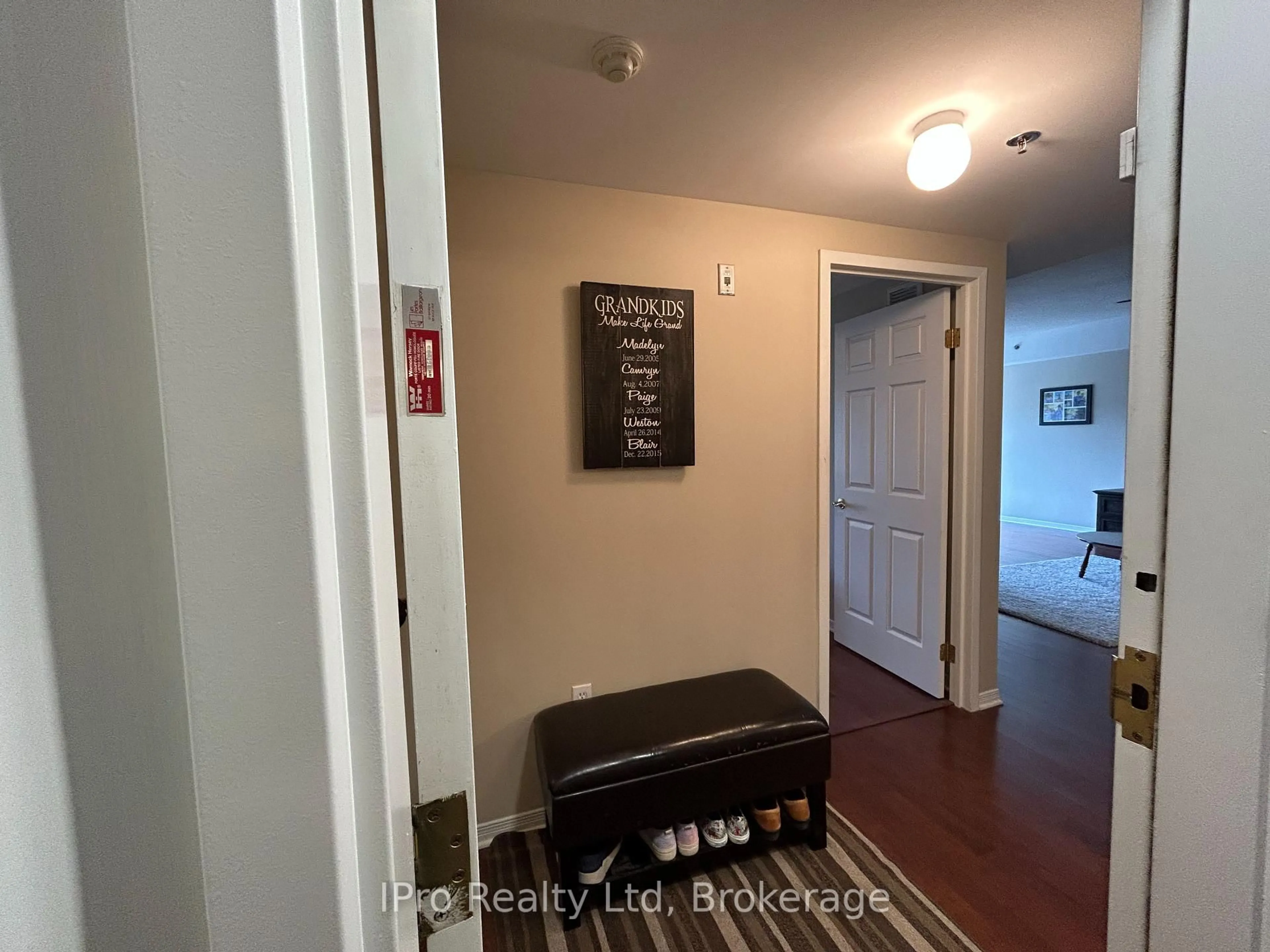 Indoor entryway for 137 Martin St #403, Milton Ontario L9T 5H4