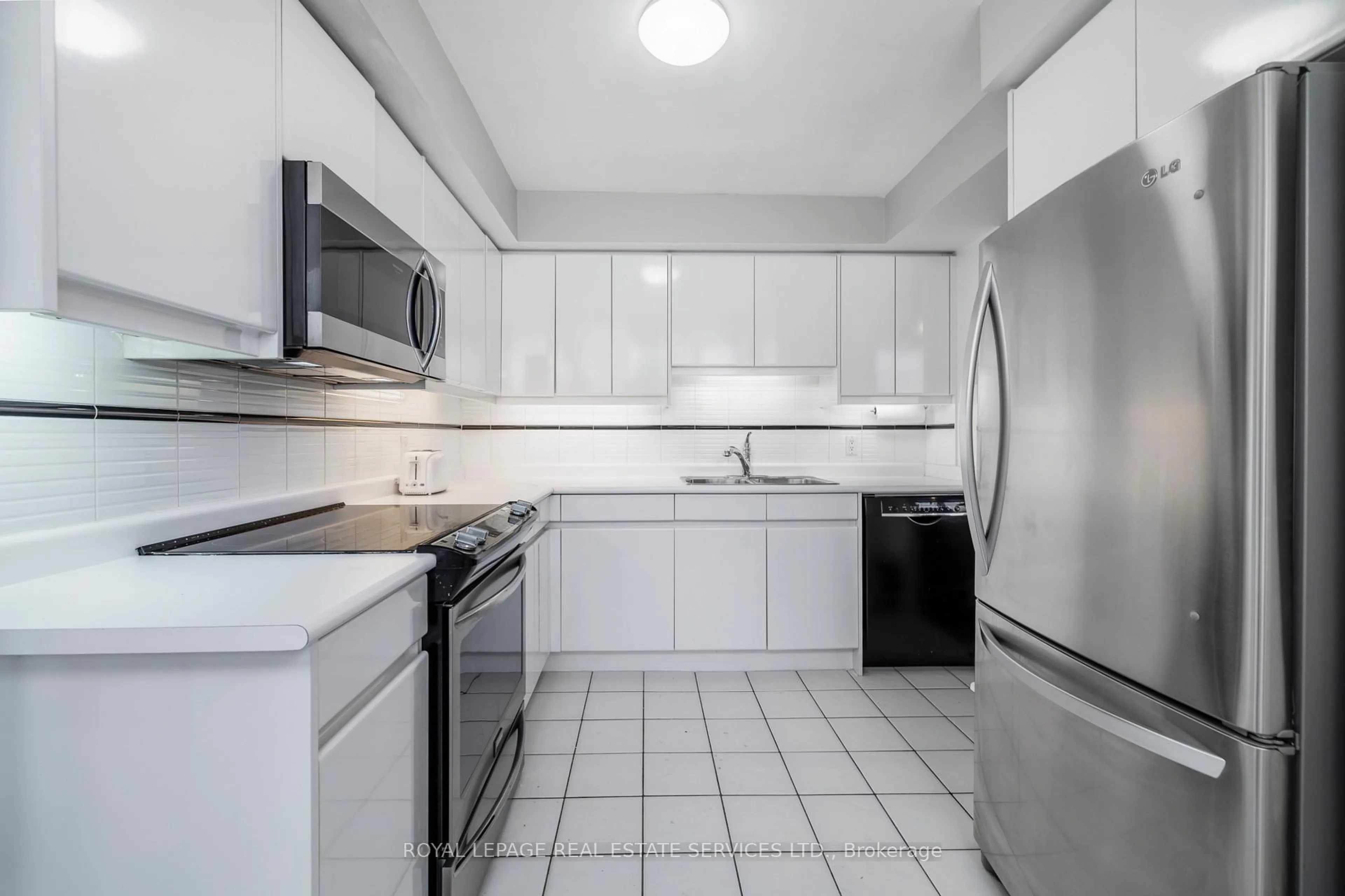 Standard kitchen, ceramic/tile floor for 1 Palace Pier Crt #2104, Toronto Ontario M8V 3W9