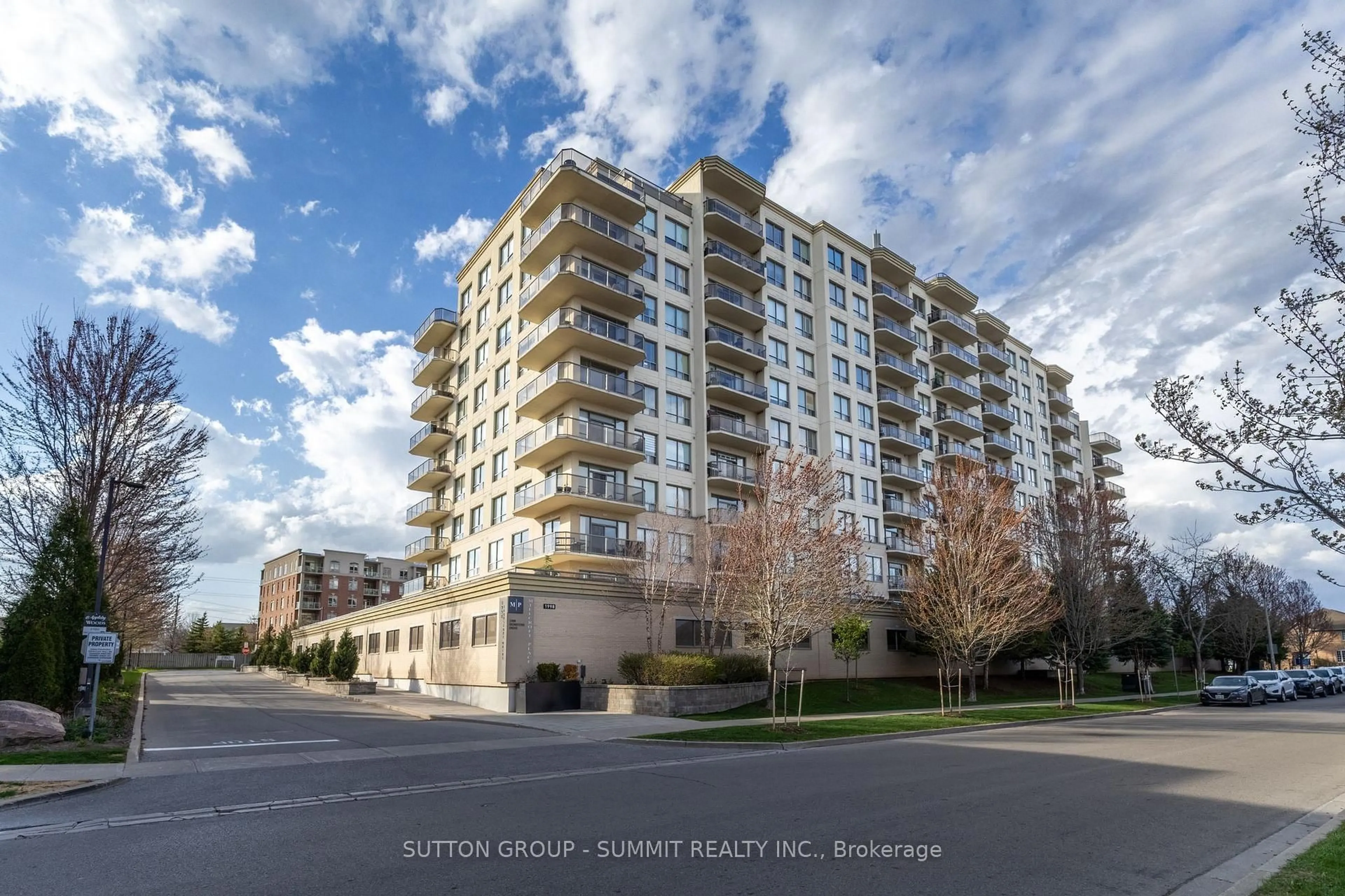 Blurry image for 1998 Ironstone Dr #301, Burlington Ontario L7L 7P7