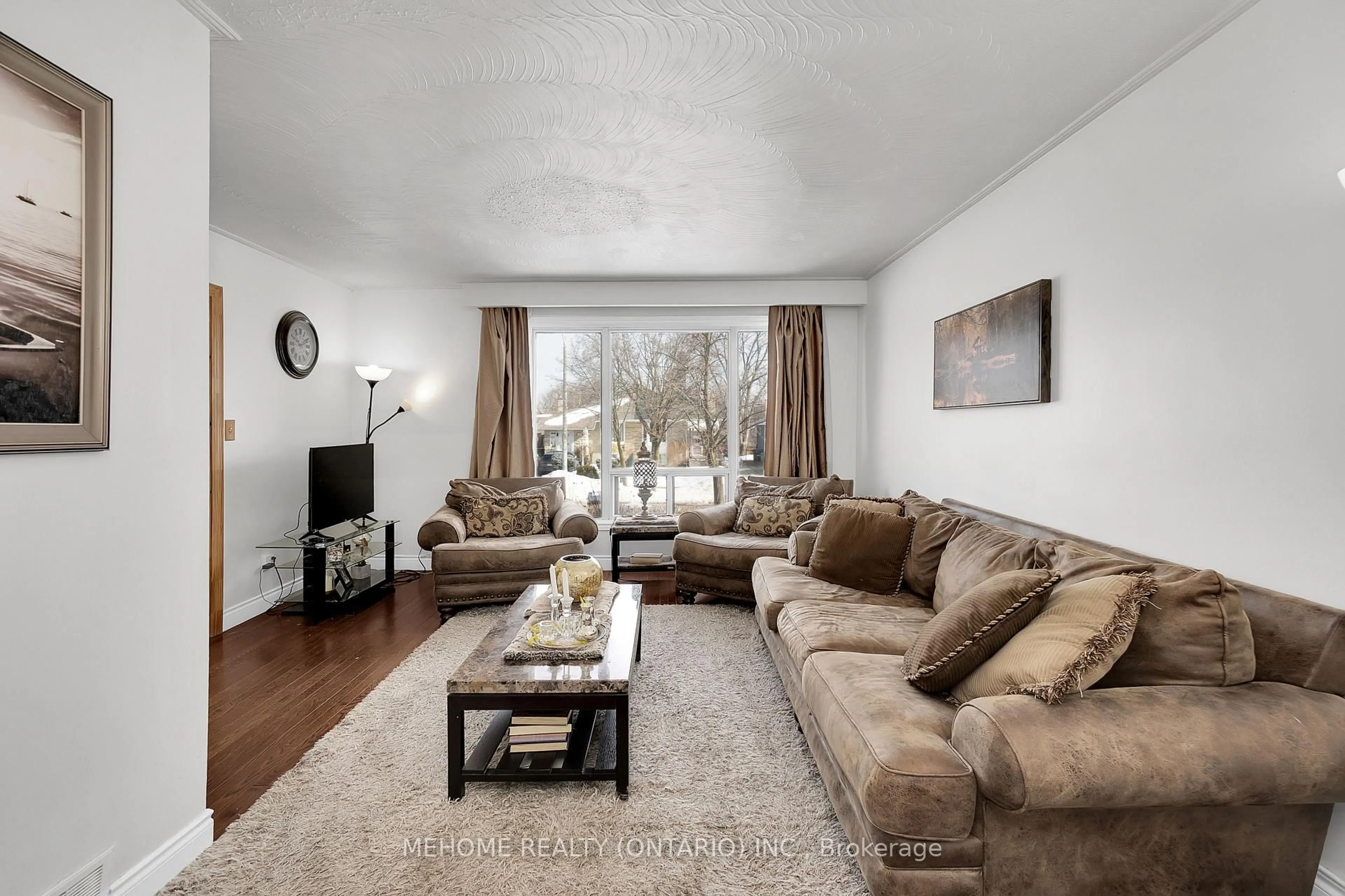 Living room with furniture, unknown for 1508 Sandgate Cres, Mississauga Ontario L5J 2E5