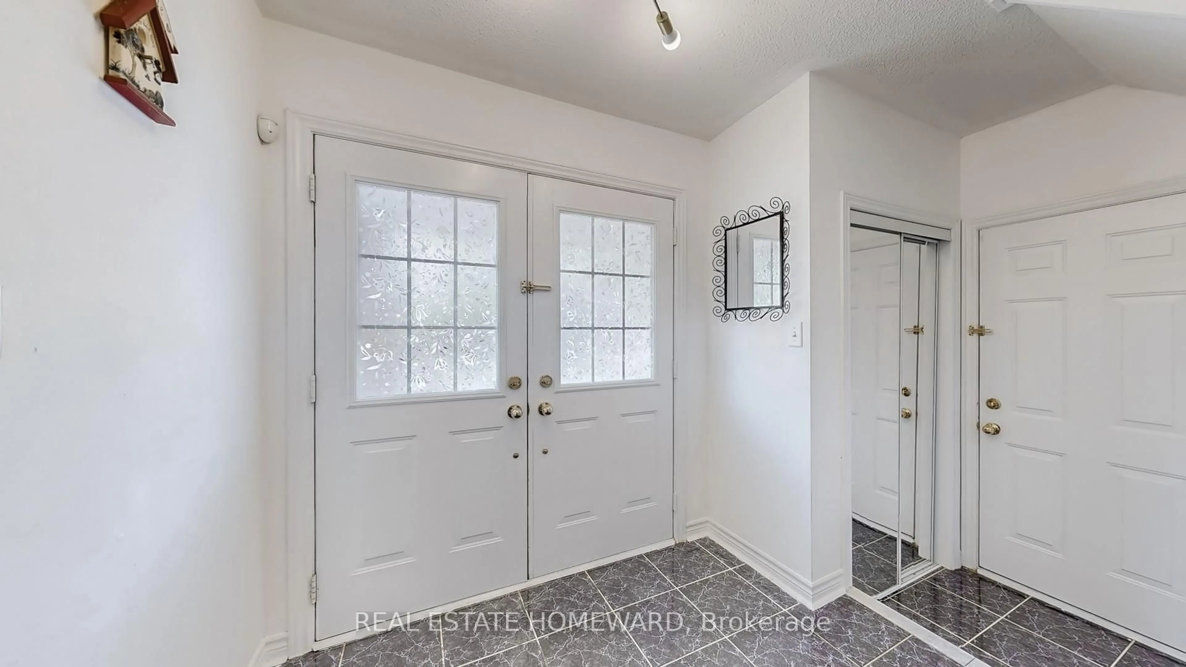 Indoor entryway for 23 Pathmaster Rd, Brampton Ontario L6P 2G8