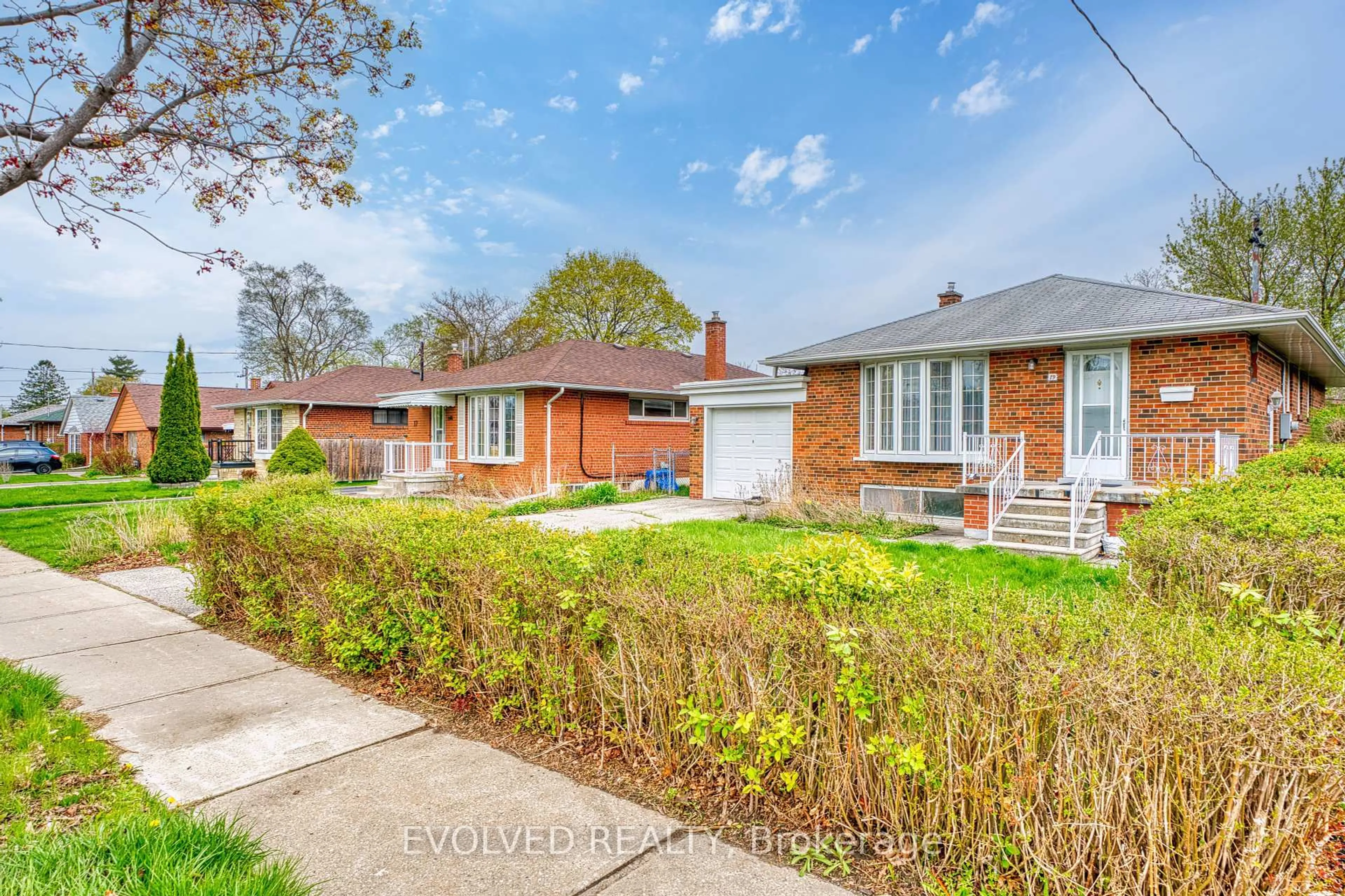 A pic from outside/outdoor area/front of a property/back of a property/a pic from drone, street for 19 Tayrow Rd, Toronto Ontario M9W 2T8