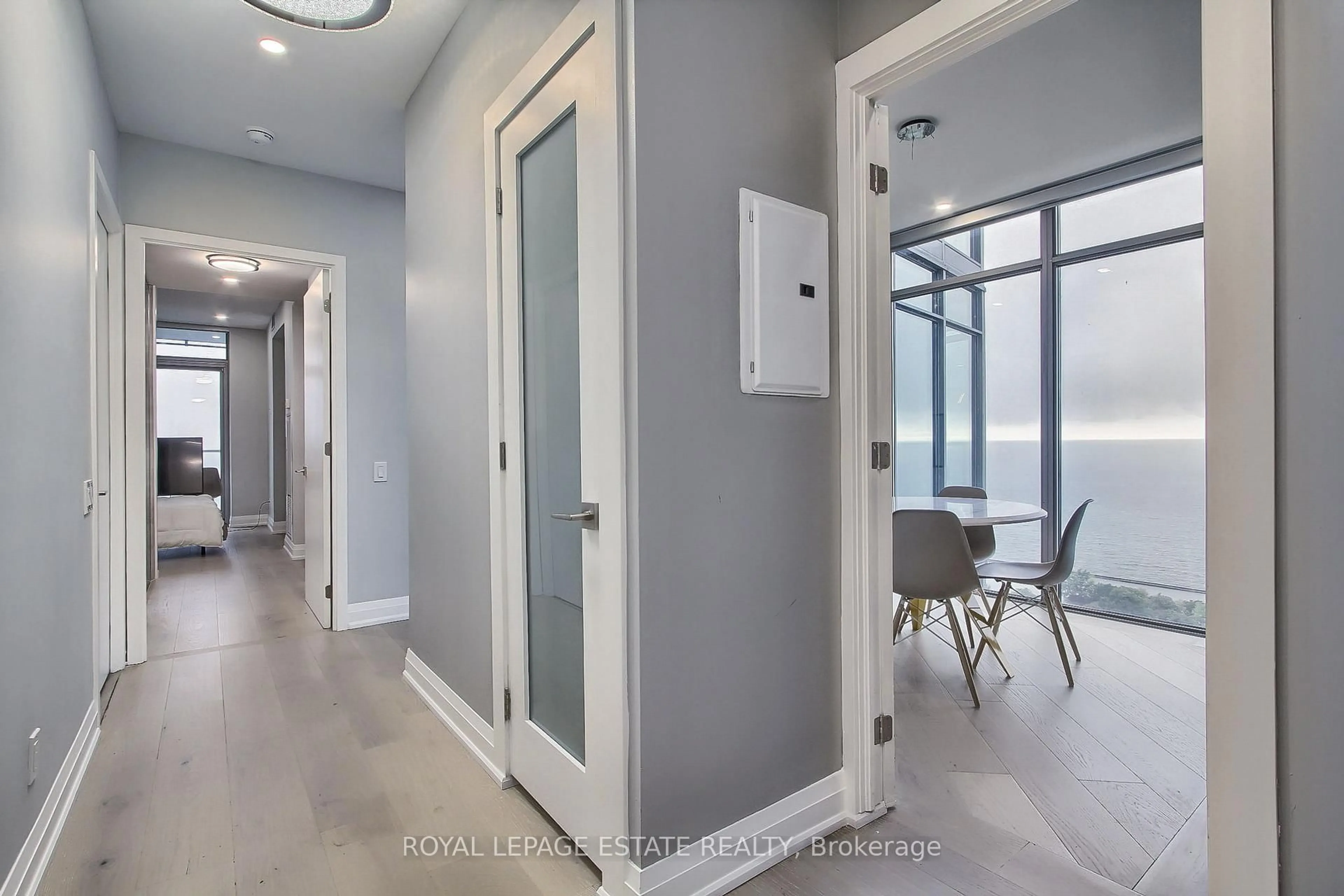 Indoor entryway for 103 The Queensway Ave #2304, Toronto Ontario M6S 5B3