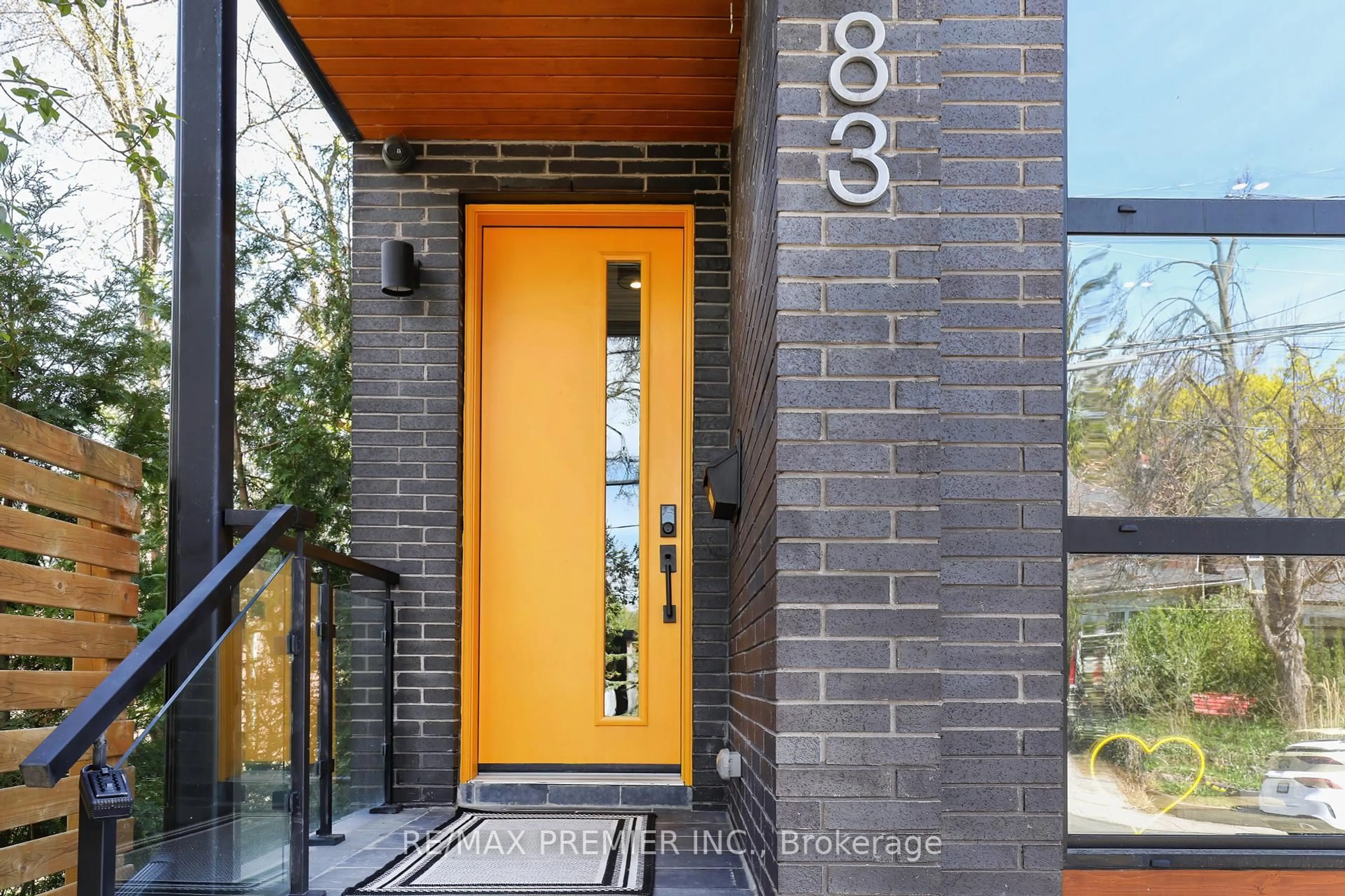 Indoor entryway for 83 Morningside Ave, Toronto Ontario M6S 1E1