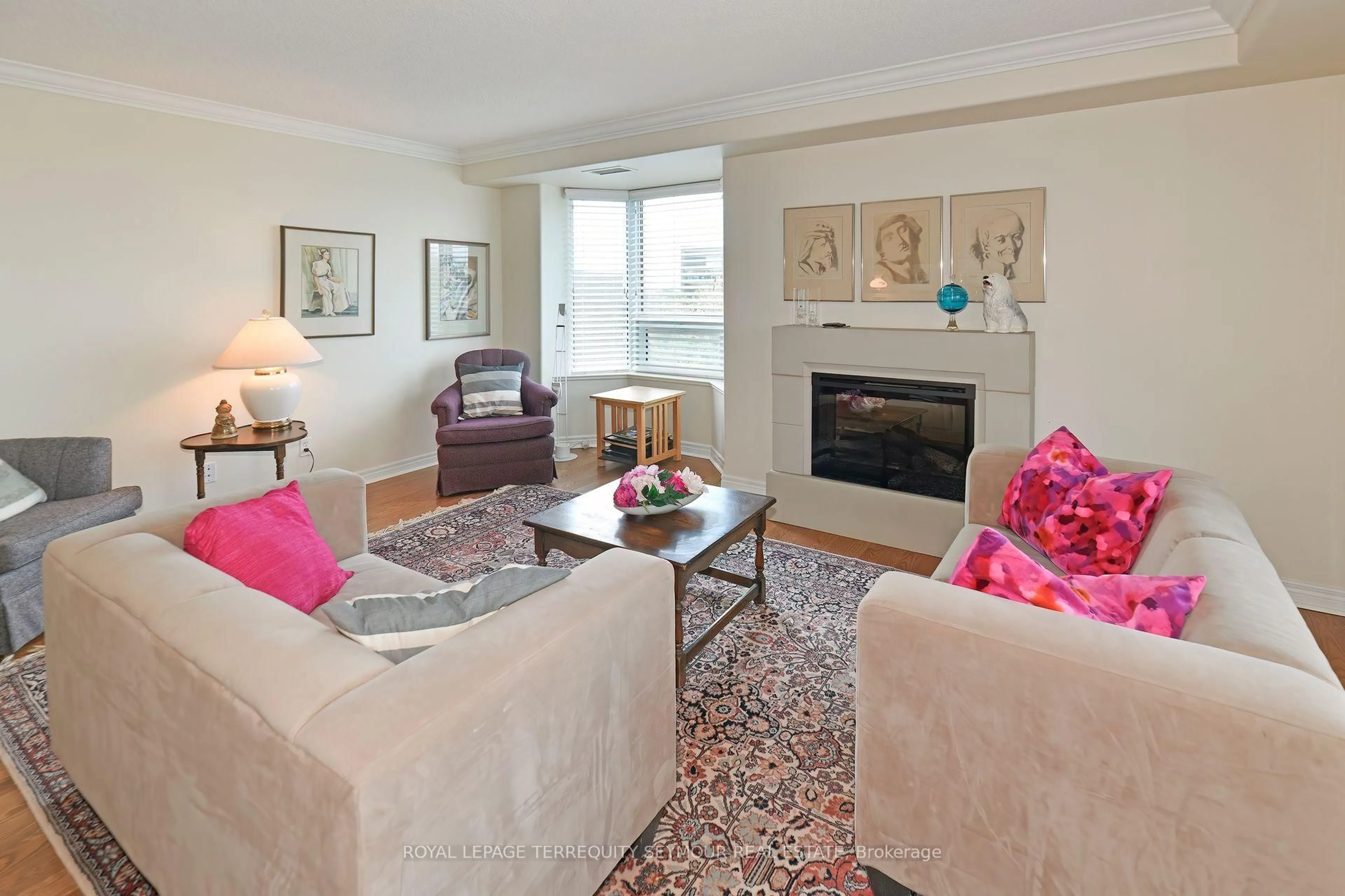 Living room with furniture, unknown for 1272 Ontario St #702, Burlington Ontario L7S 2L8