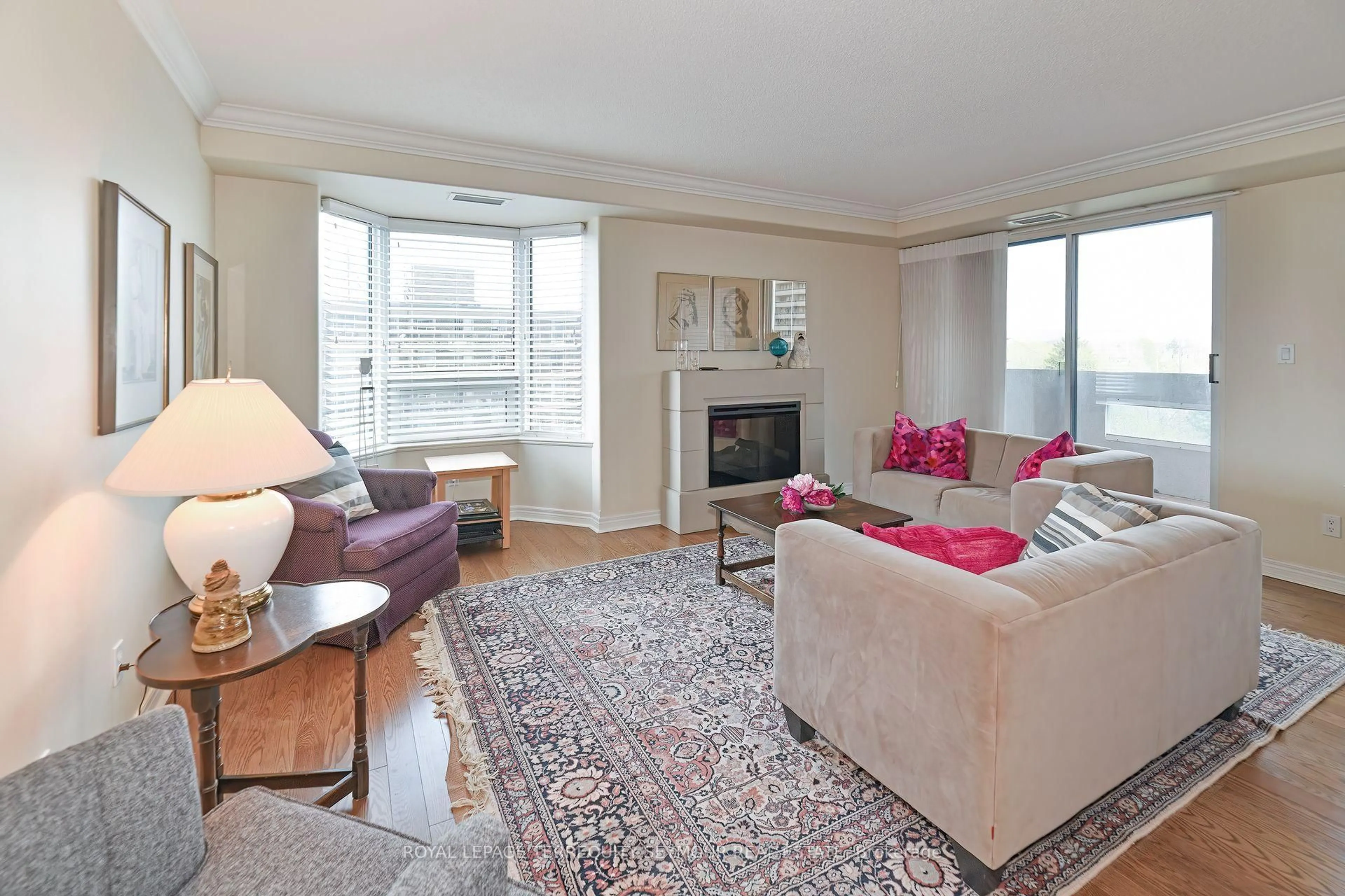 Living room with furniture, unknown for 1272 Ontario St #702, Burlington Ontario L7S 2L8