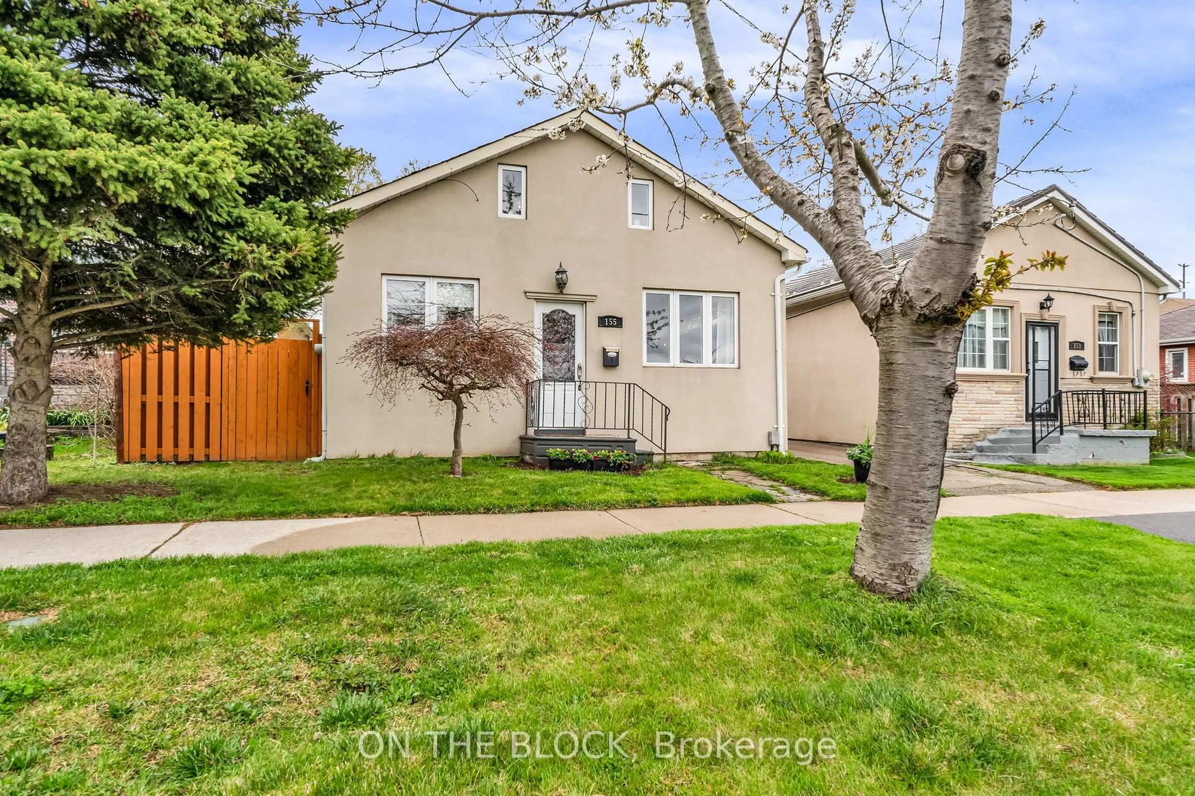Home with vinyl exterior material, street for 155 Gamma St, Toronto Ontario M8W 4G3