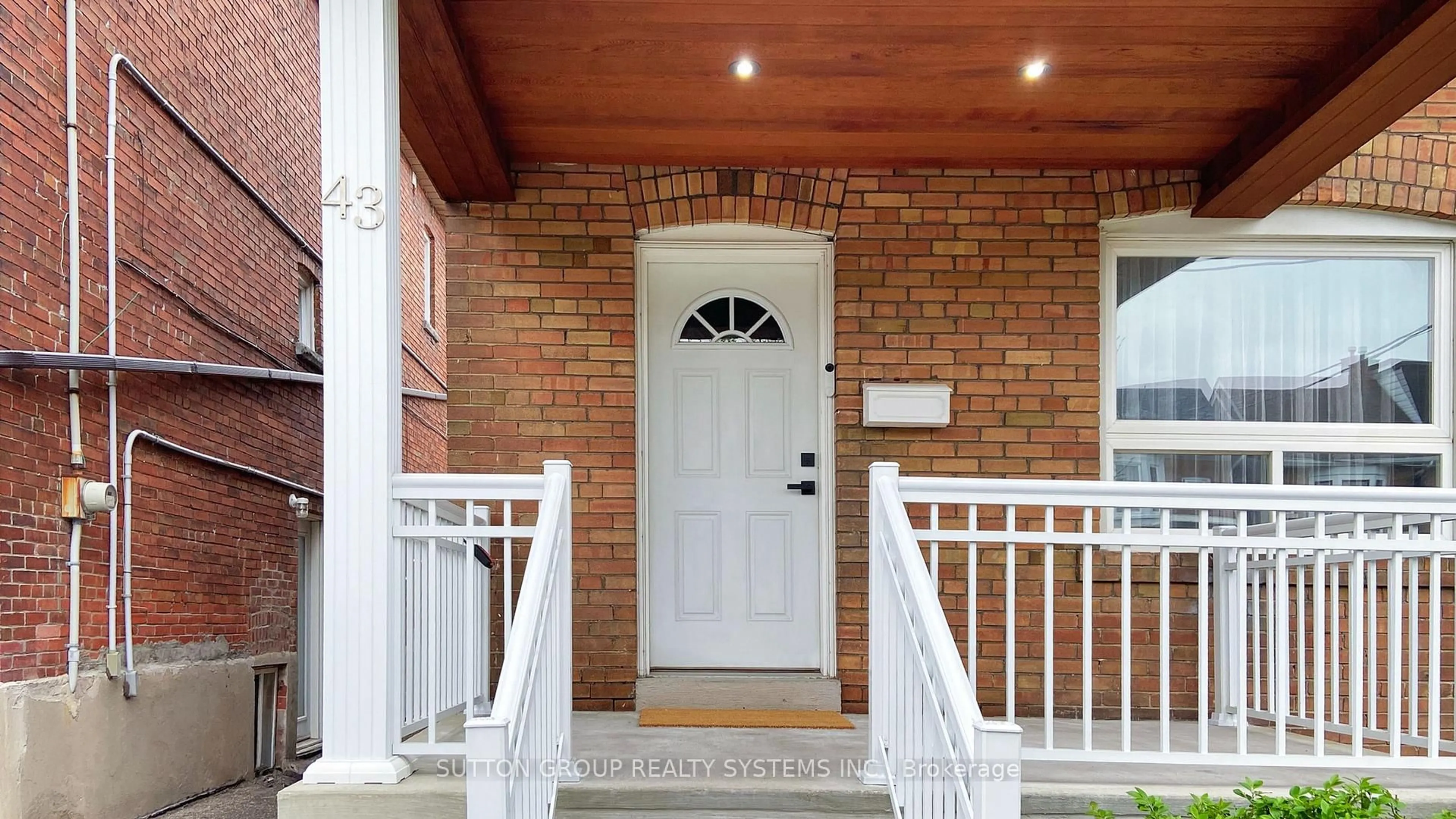 Indoor entryway for 43 Greenlaw Ave, Toronto Ontario M6H 3V7