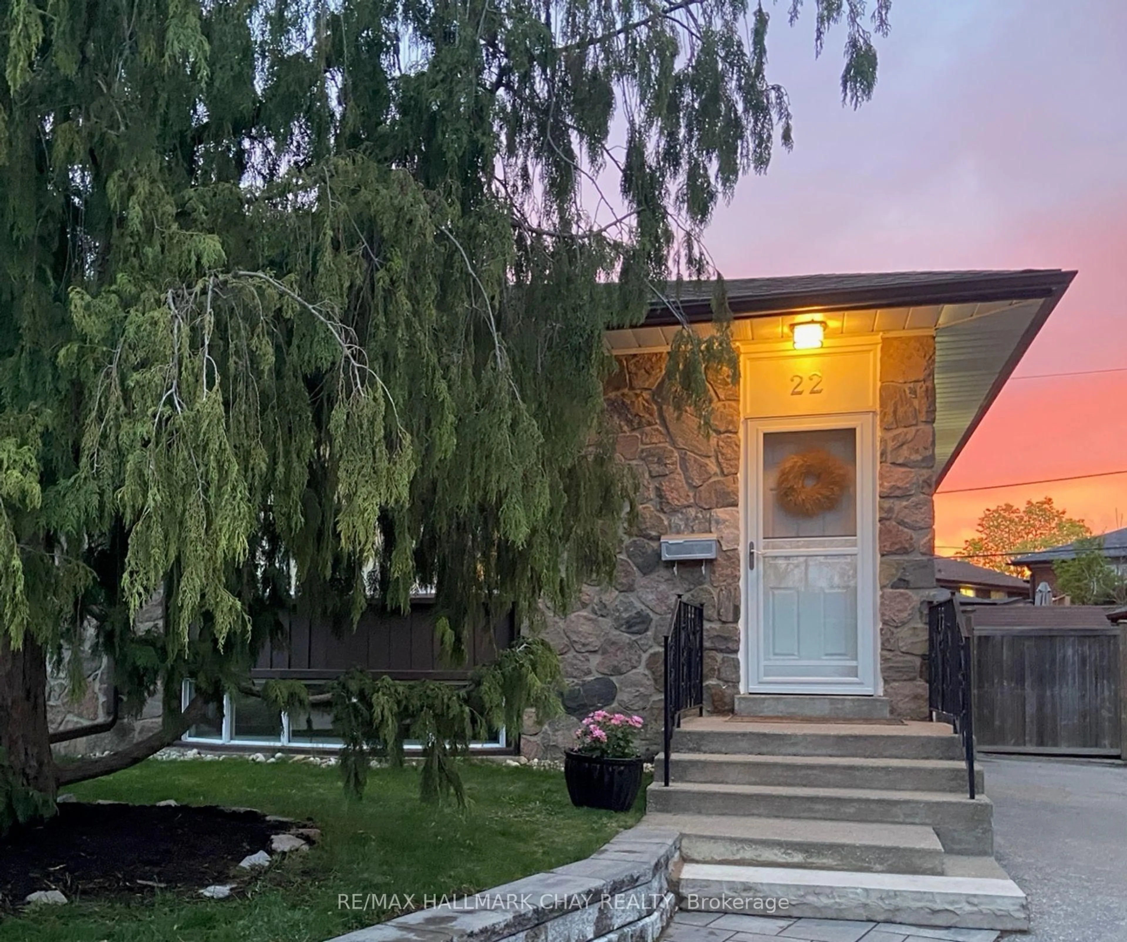 Unknown for 22 Guernsey Dr, Toronto Ontario M9C 3A6