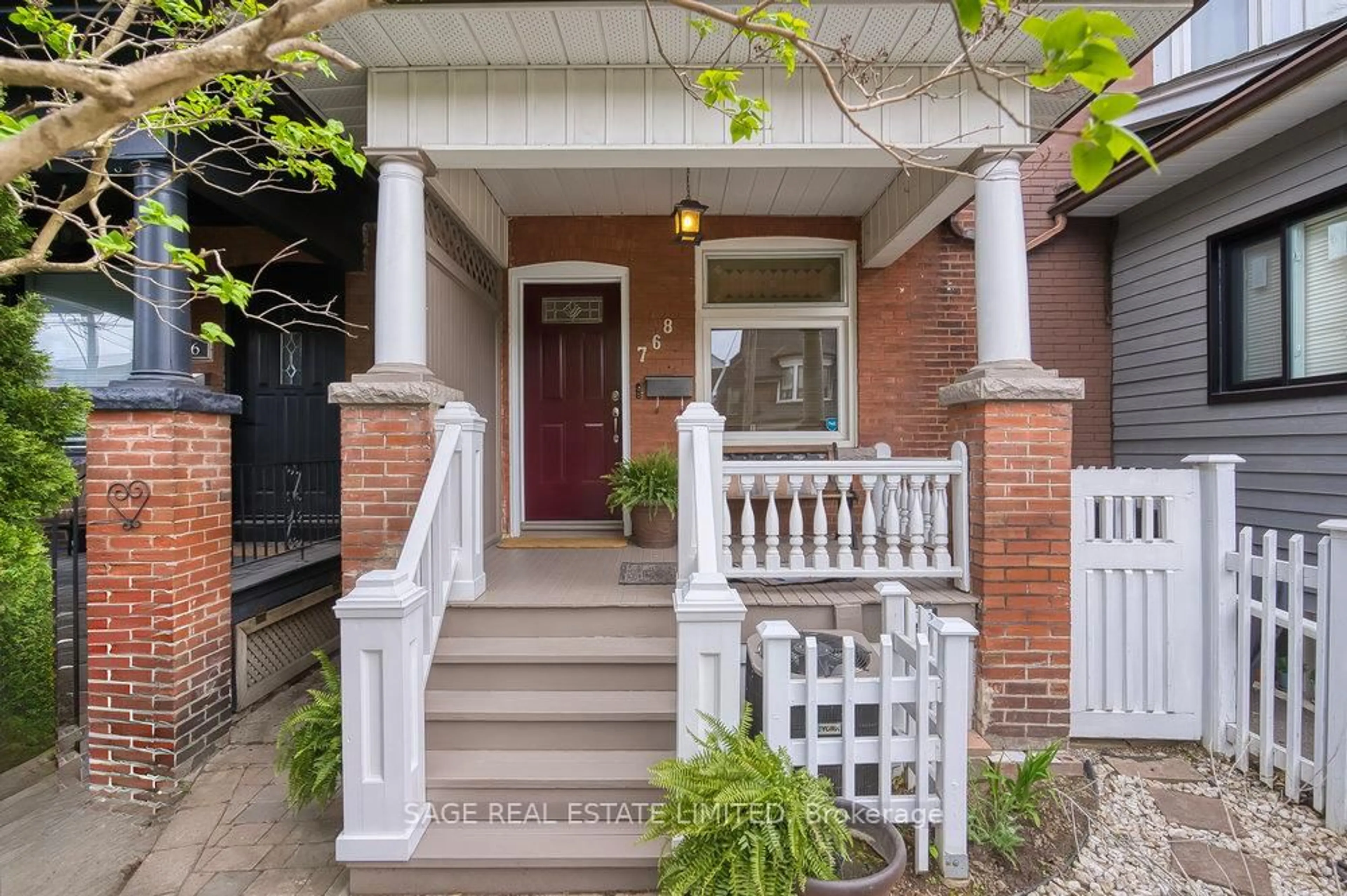 Unknown for 768 Shaw St, Toronto Ontario M6G 3M1