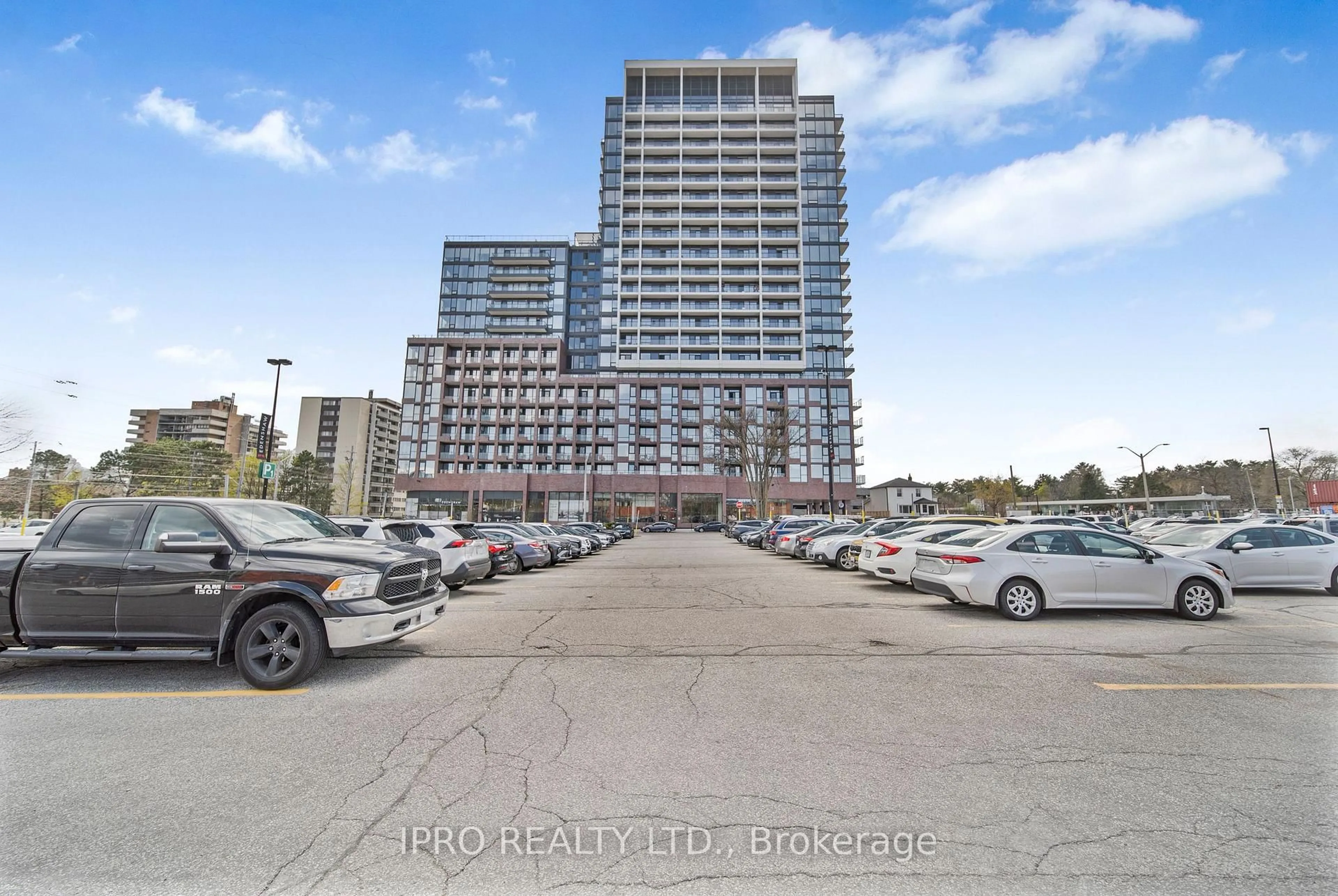 Unknown for 28 Ann St #1412, Mississauga Ontario L5G 3G1