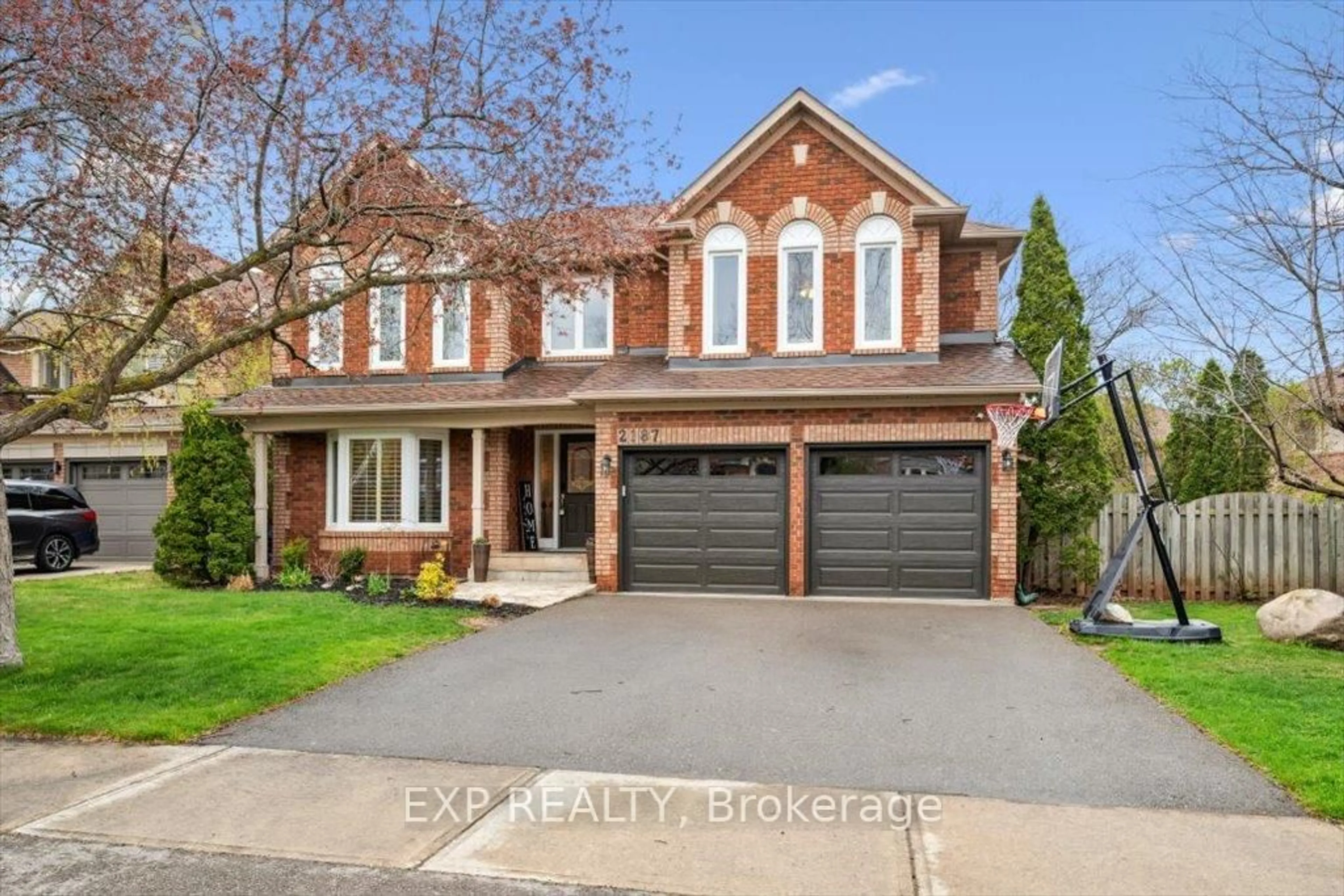 Home with brick exterior material, street for 2187 Shaftesbury Crt, Oakville Ontario L6H 6C6