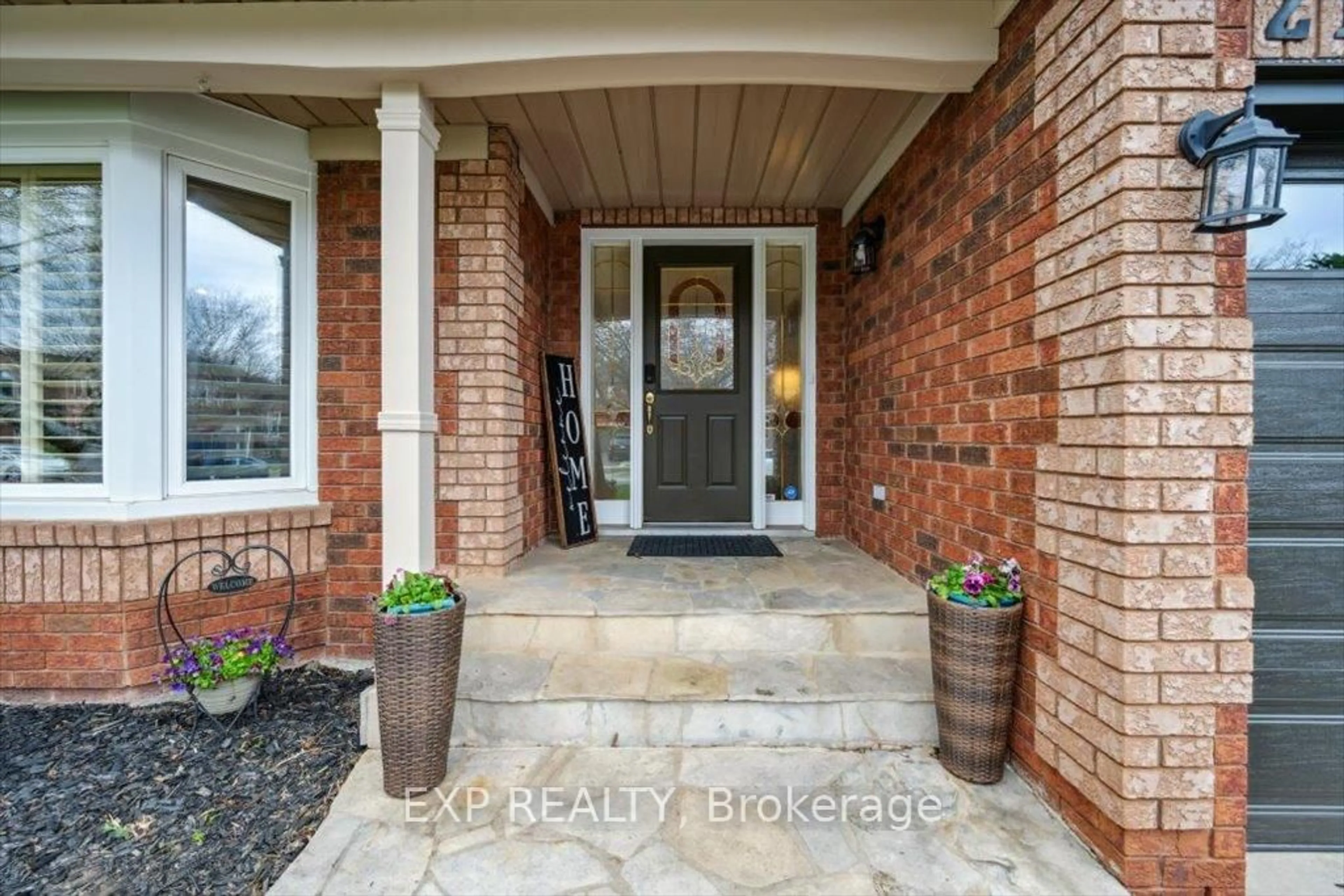Indoor entryway for 2187 Shaftesbury Crt, Oakville Ontario L6H 6C6