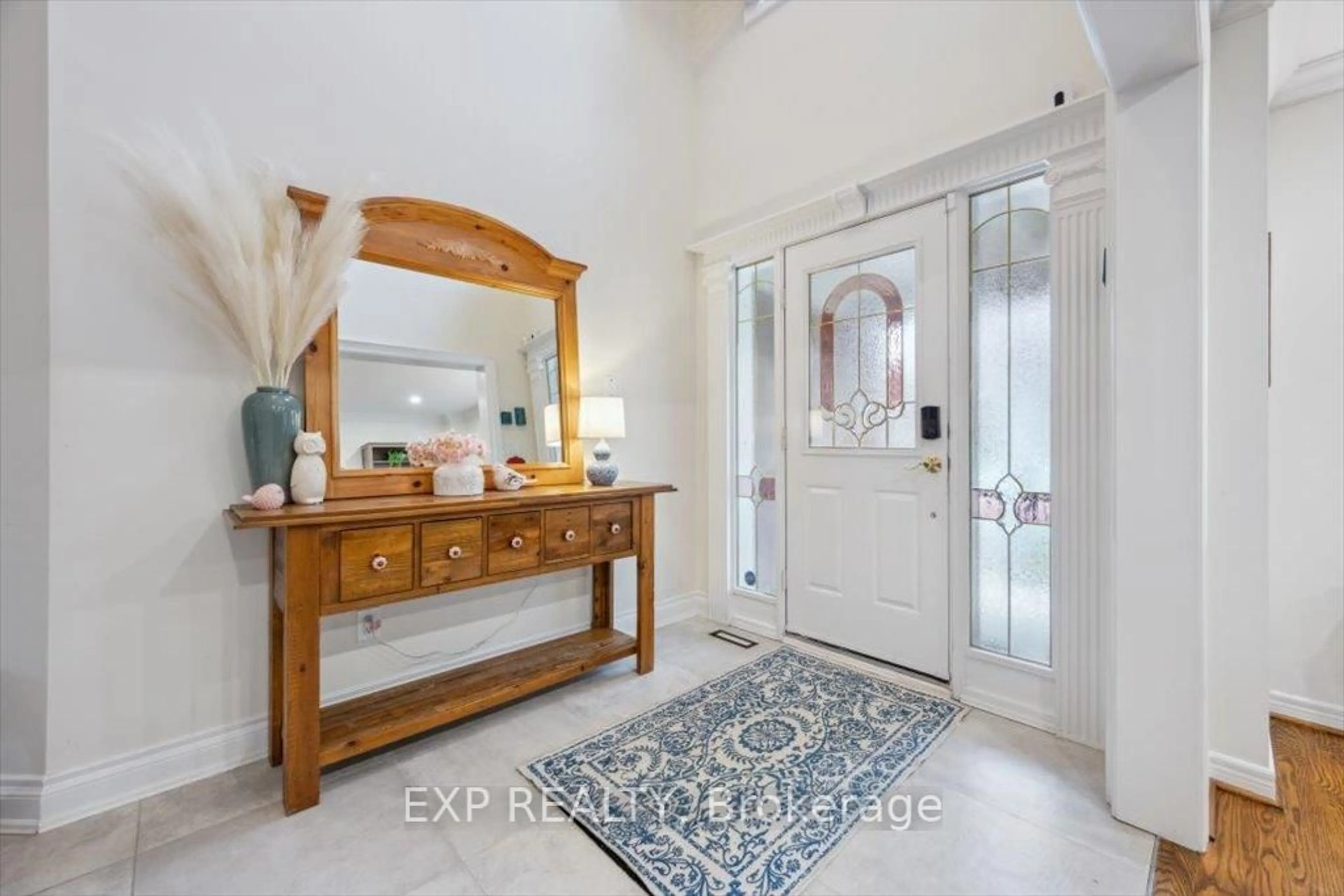 Indoor entryway for 2187 Shaftesbury Crt, Oakville Ontario L6H 6C6