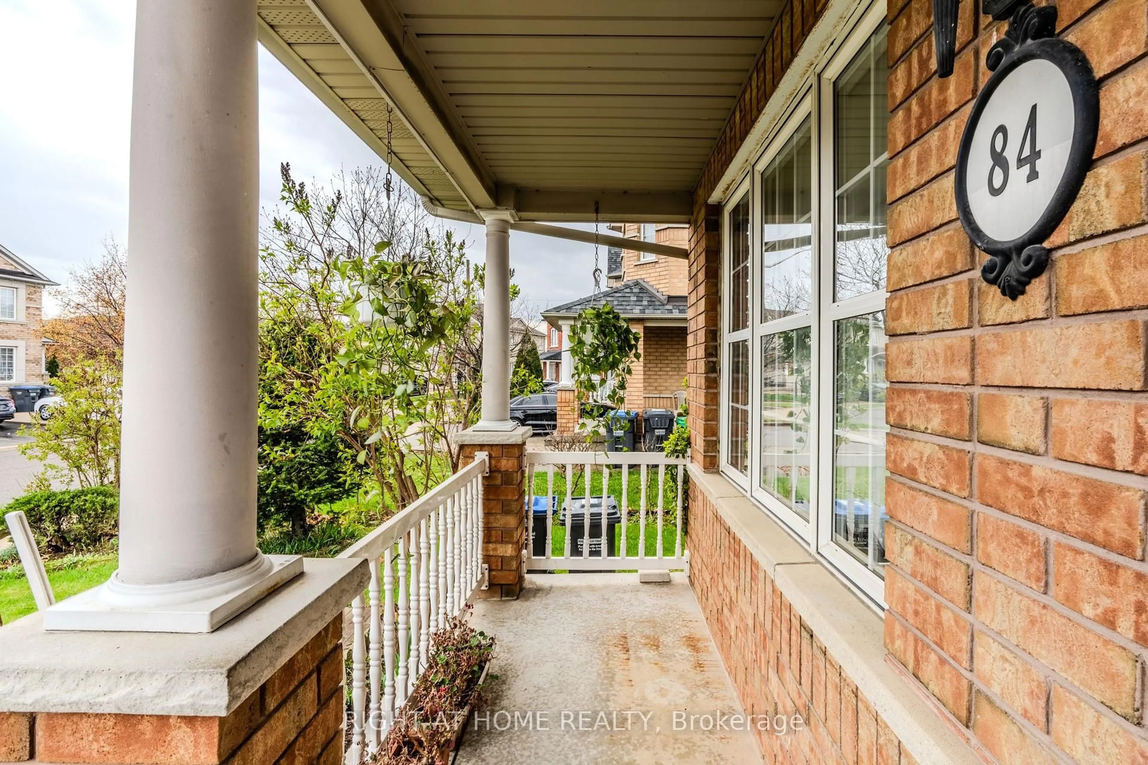 Unknown for 84 Starhill Cres, Brampton Ontario L6R 2W1