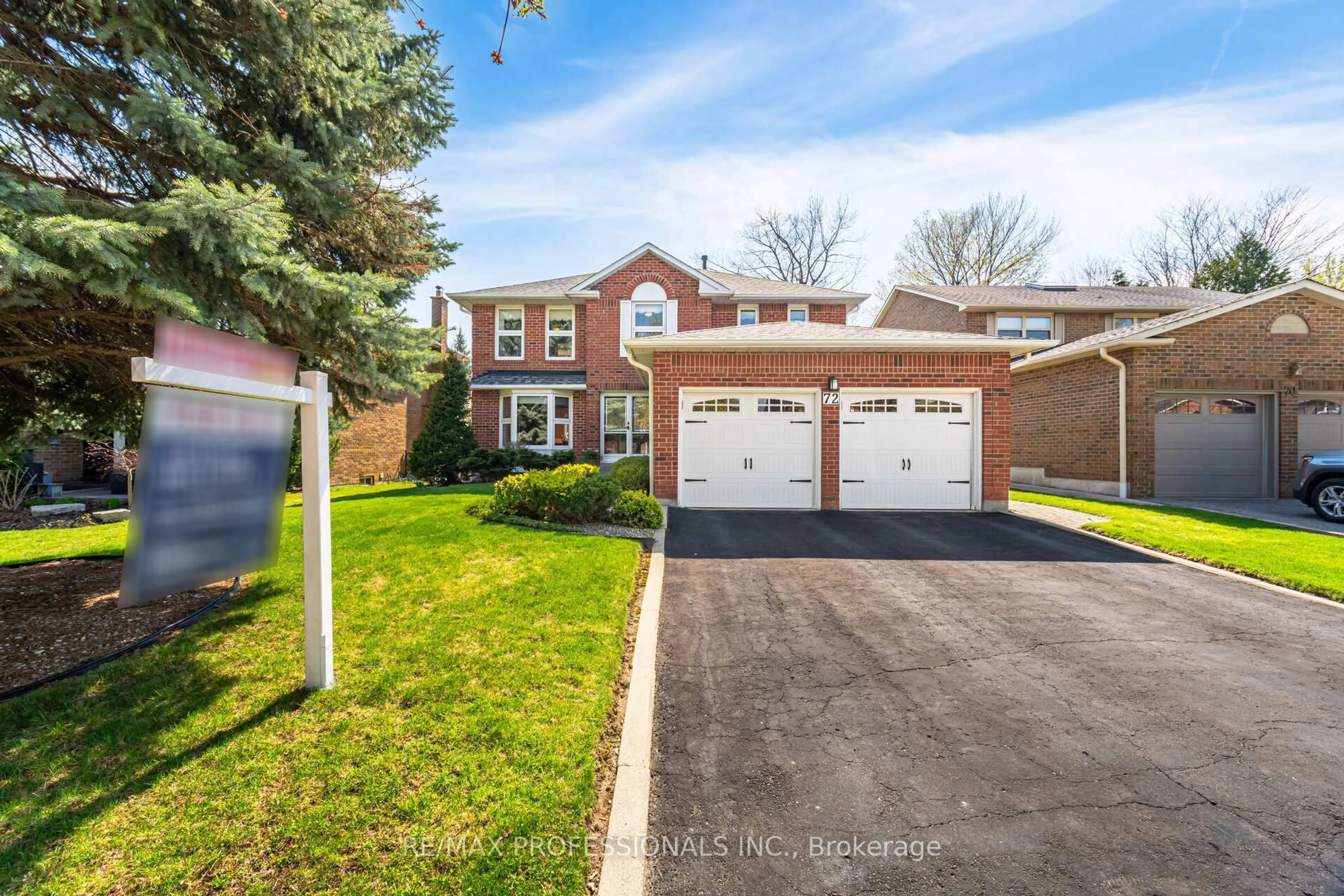 Home with brick exterior material, street for 72 Barr Cres, Brampton Ontario L6Z 3E2