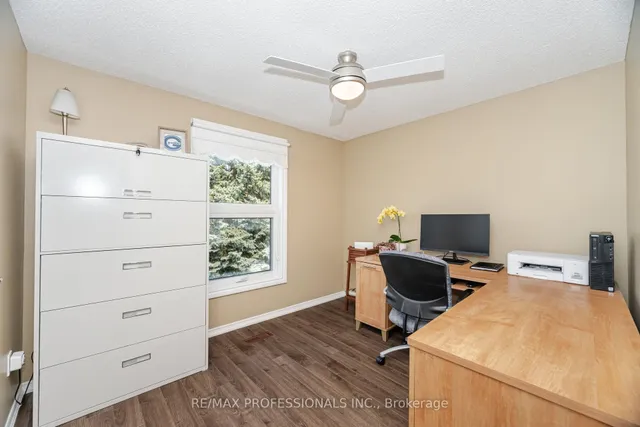 Additional image 19 of 72 Barr Cres