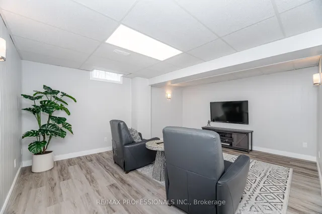 Additional image 13 of 72 Barr Cres