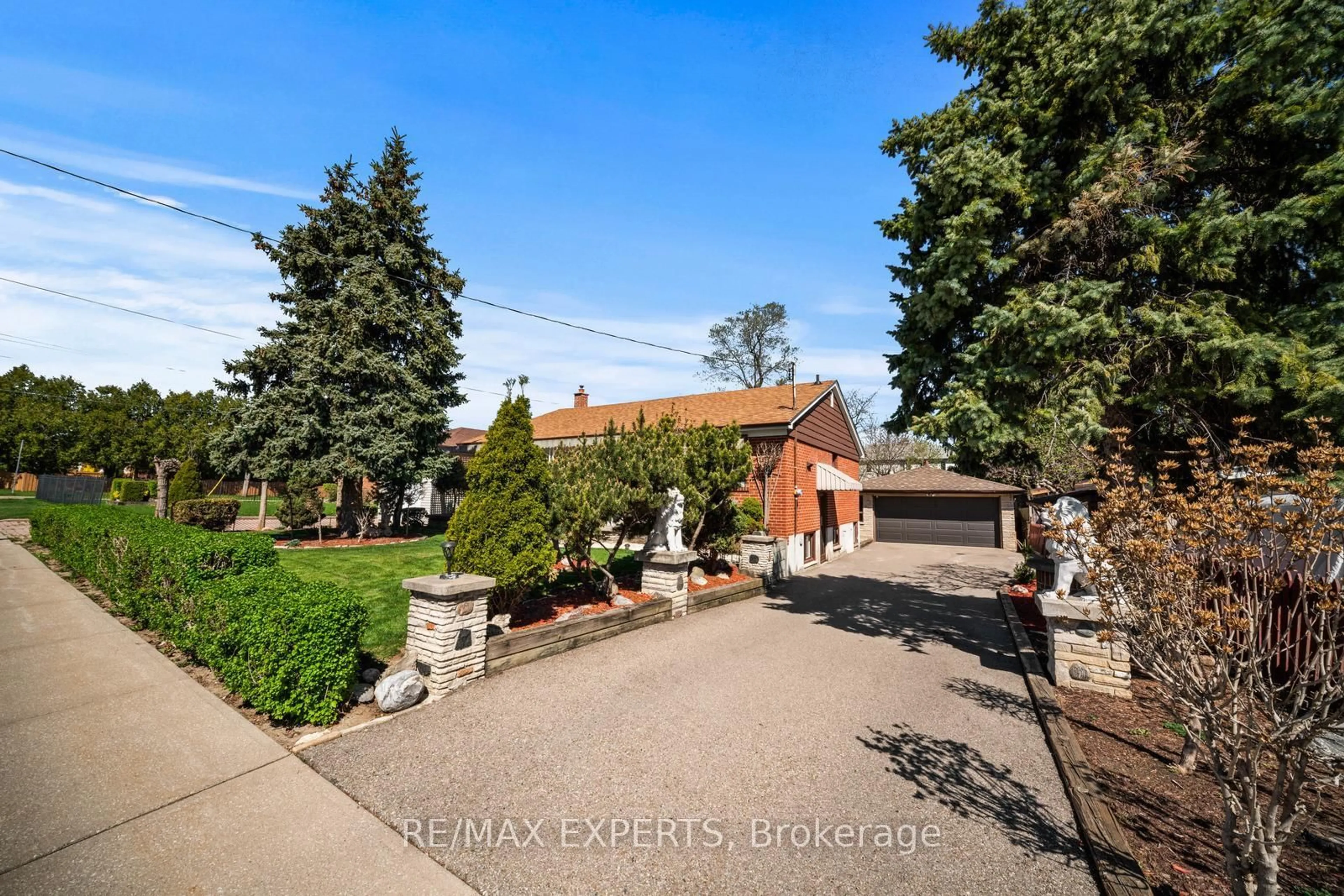 A pic from outside/outdoor area/front of a property/back of a property/a pic from drone, street for 20 Golfdown Dr, Toronto Ontario M9W 2H5