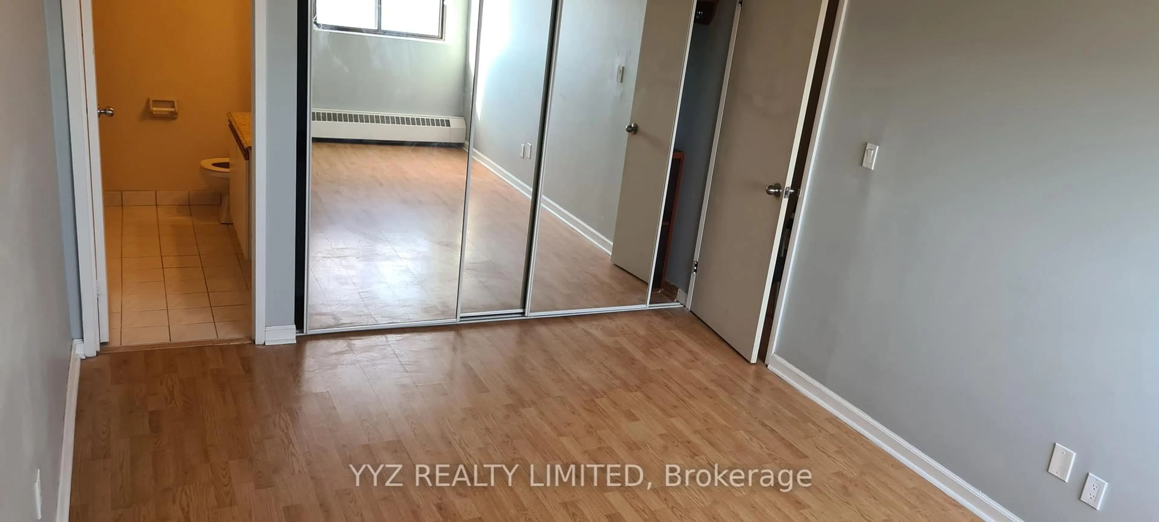 A pic of a room for 2542 Argyle Rd #1105, Mississauga Ontario L5B 2H5