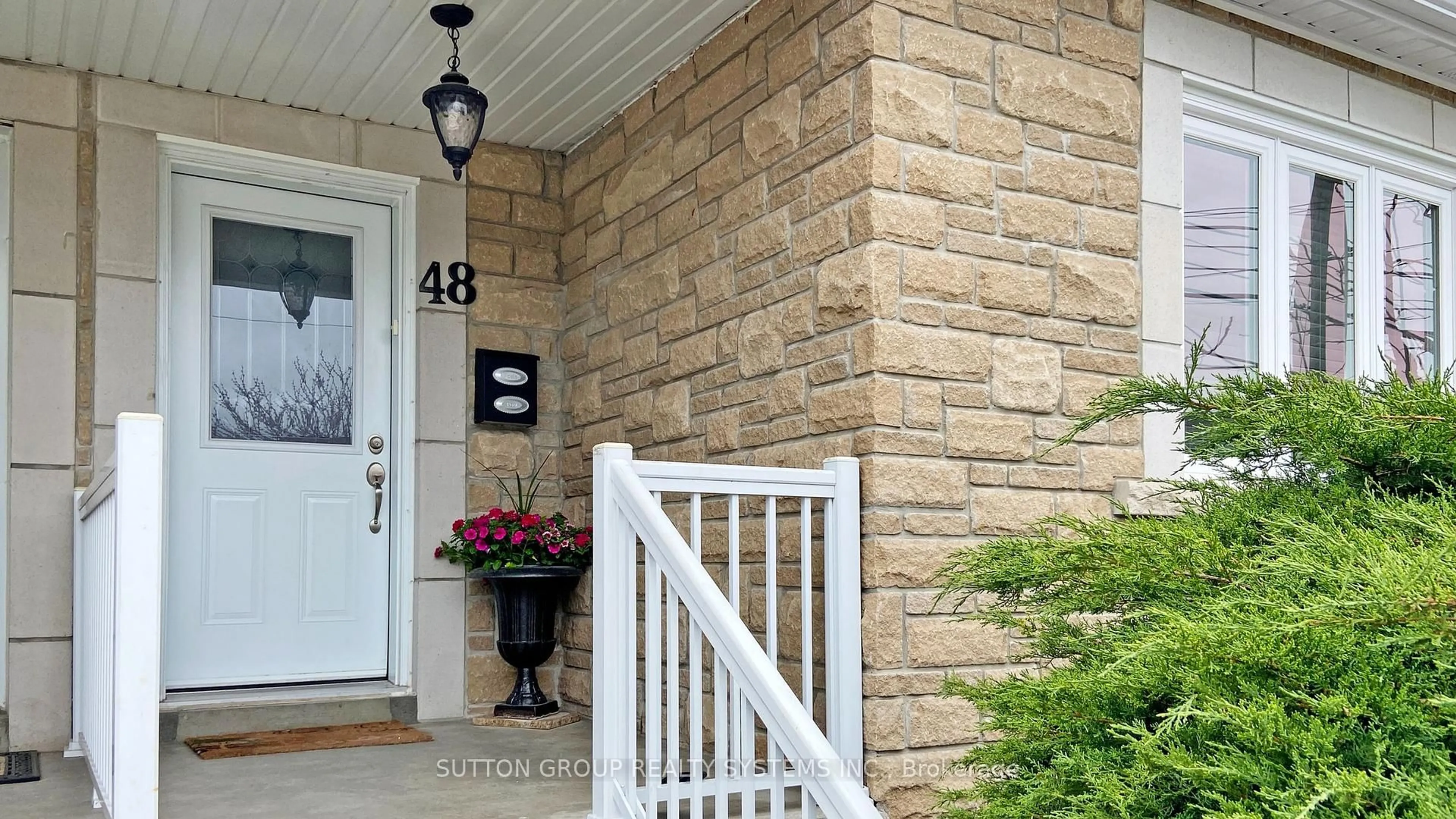 Indoor entryway for 48 Bicknell Ave, Toronto Ontario M6M 4G5