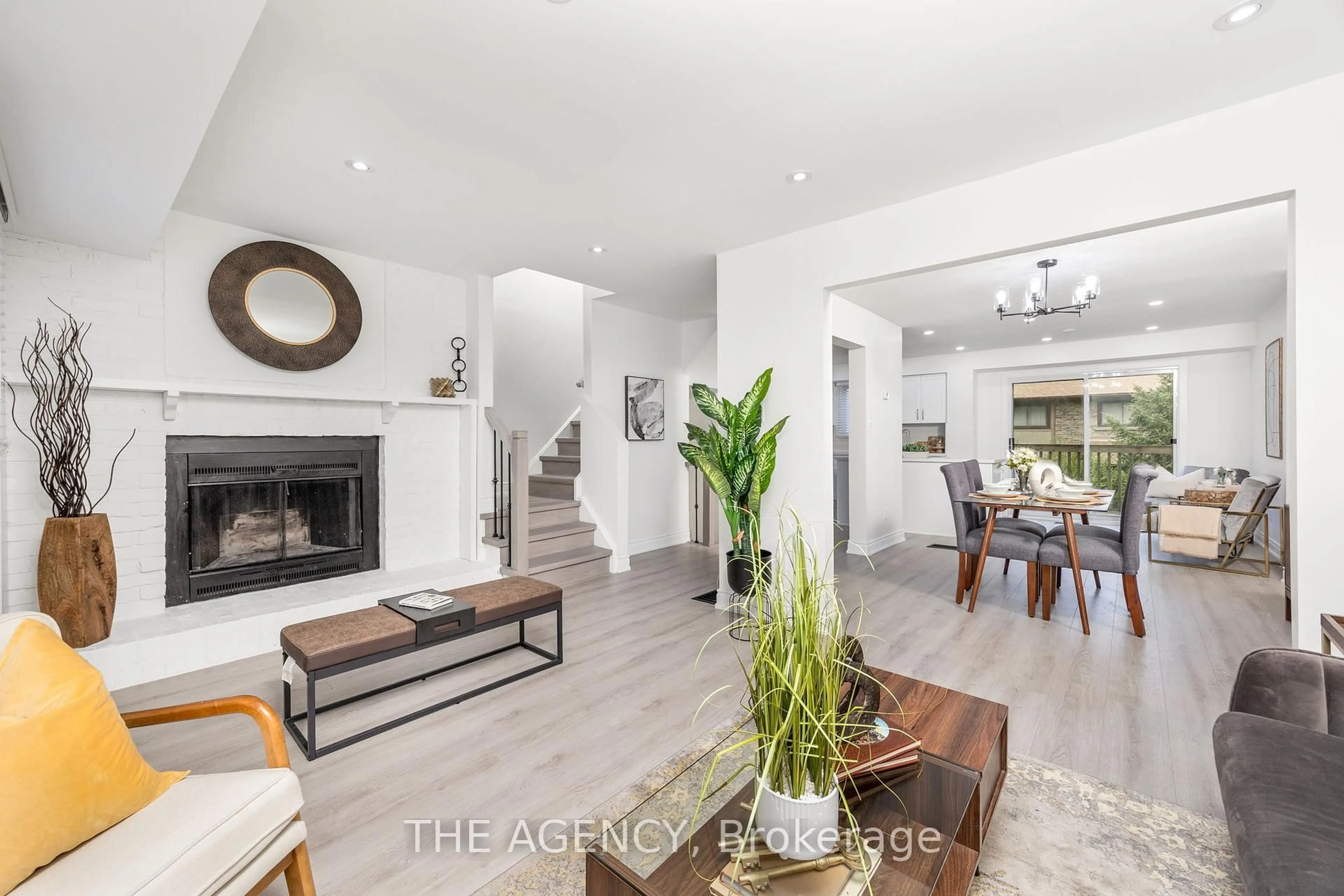 Unknown for 3345 Silverado Dr #17, Mississauga Ontario L5A 3Y8