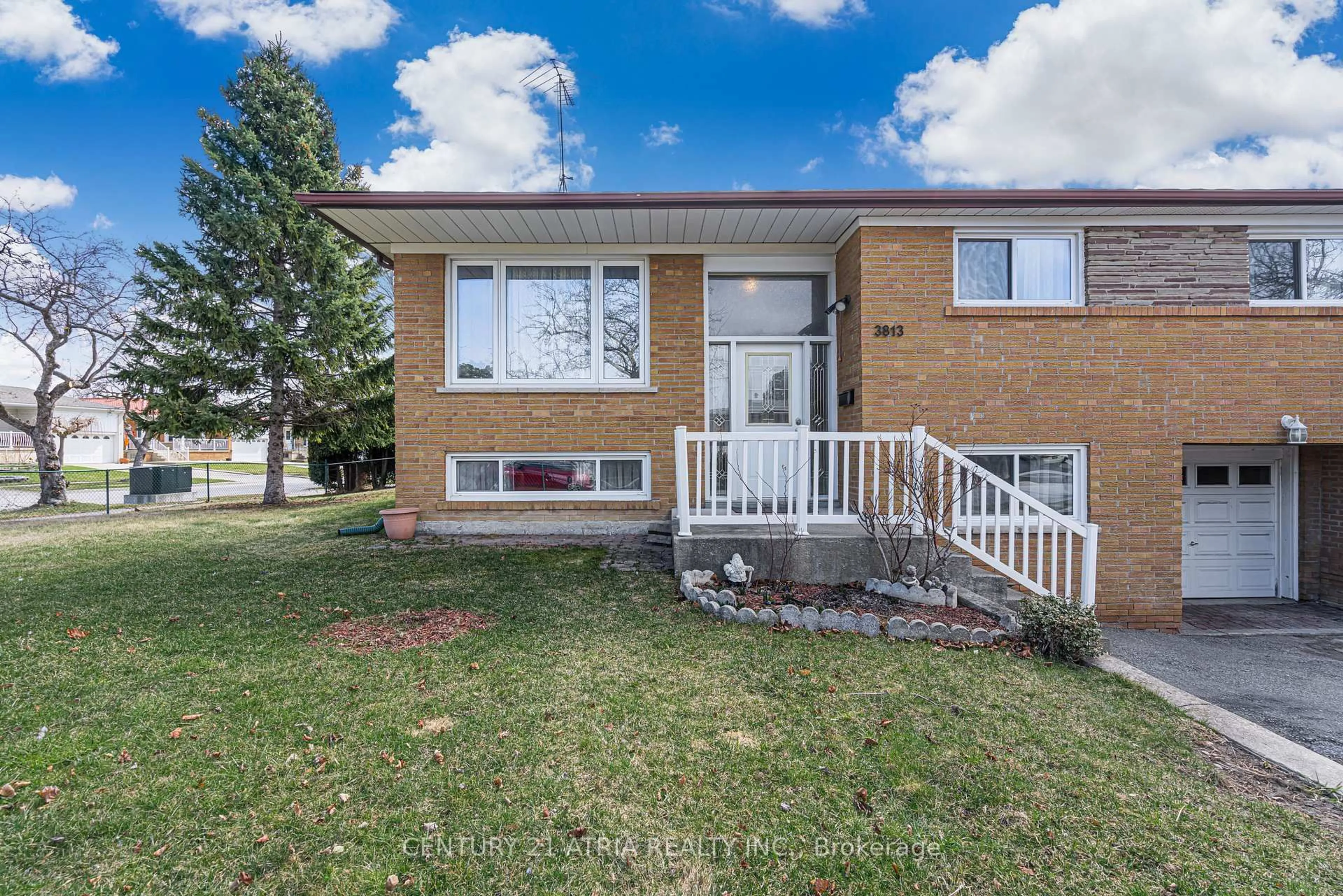Home with brick exterior material, street for 3813 Bayswater Cres, Mississauga Ontario L4T 2G6