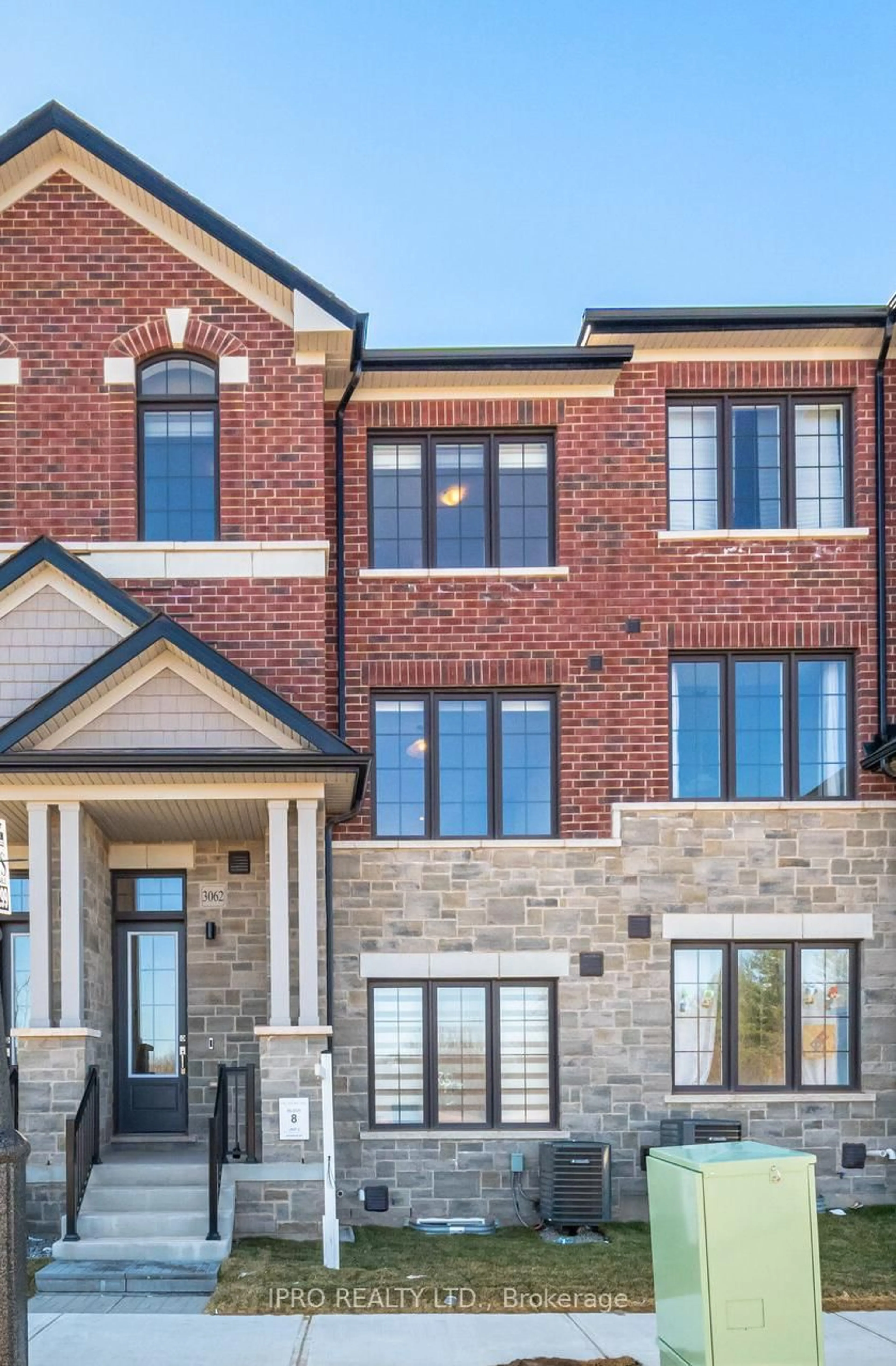 Home with brick exterior material, unknown for 3062 Harasym Tr, Oakville Ontario L6M 5R2