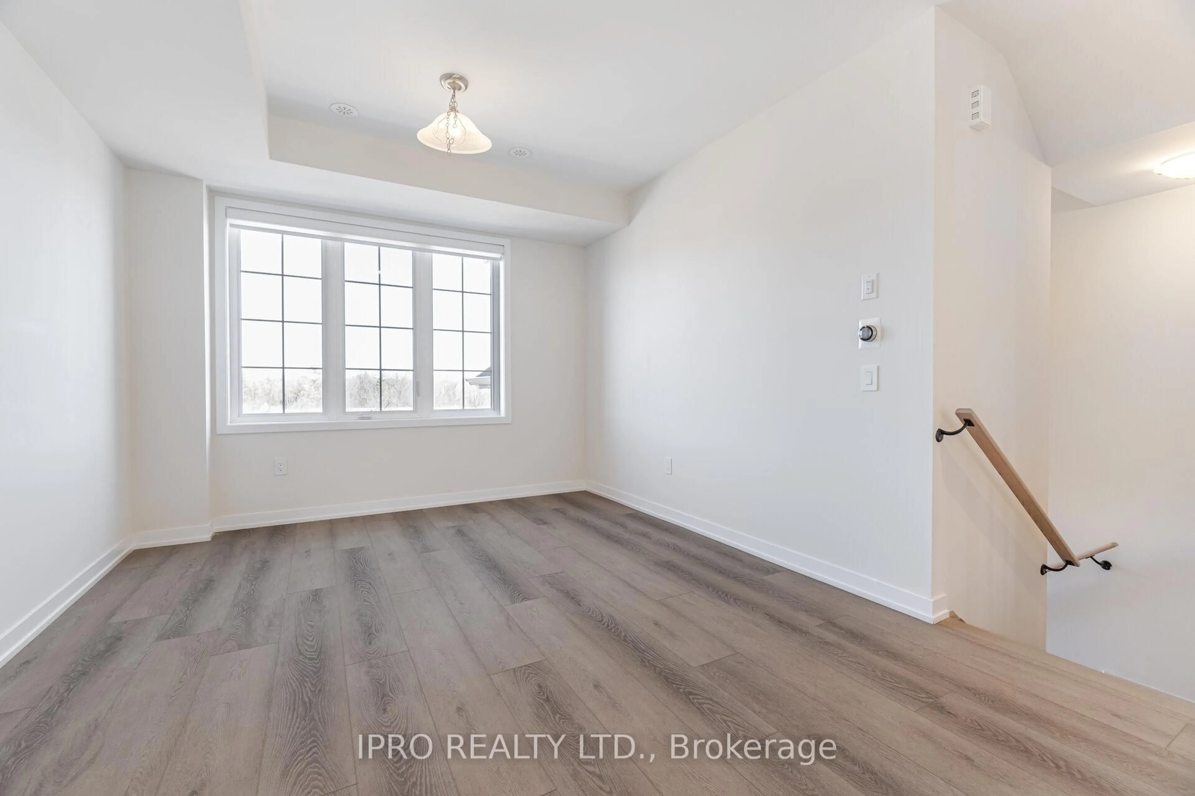 A pic of a room for 3062 Harasym Tr, Oakville Ontario L6M 5R2