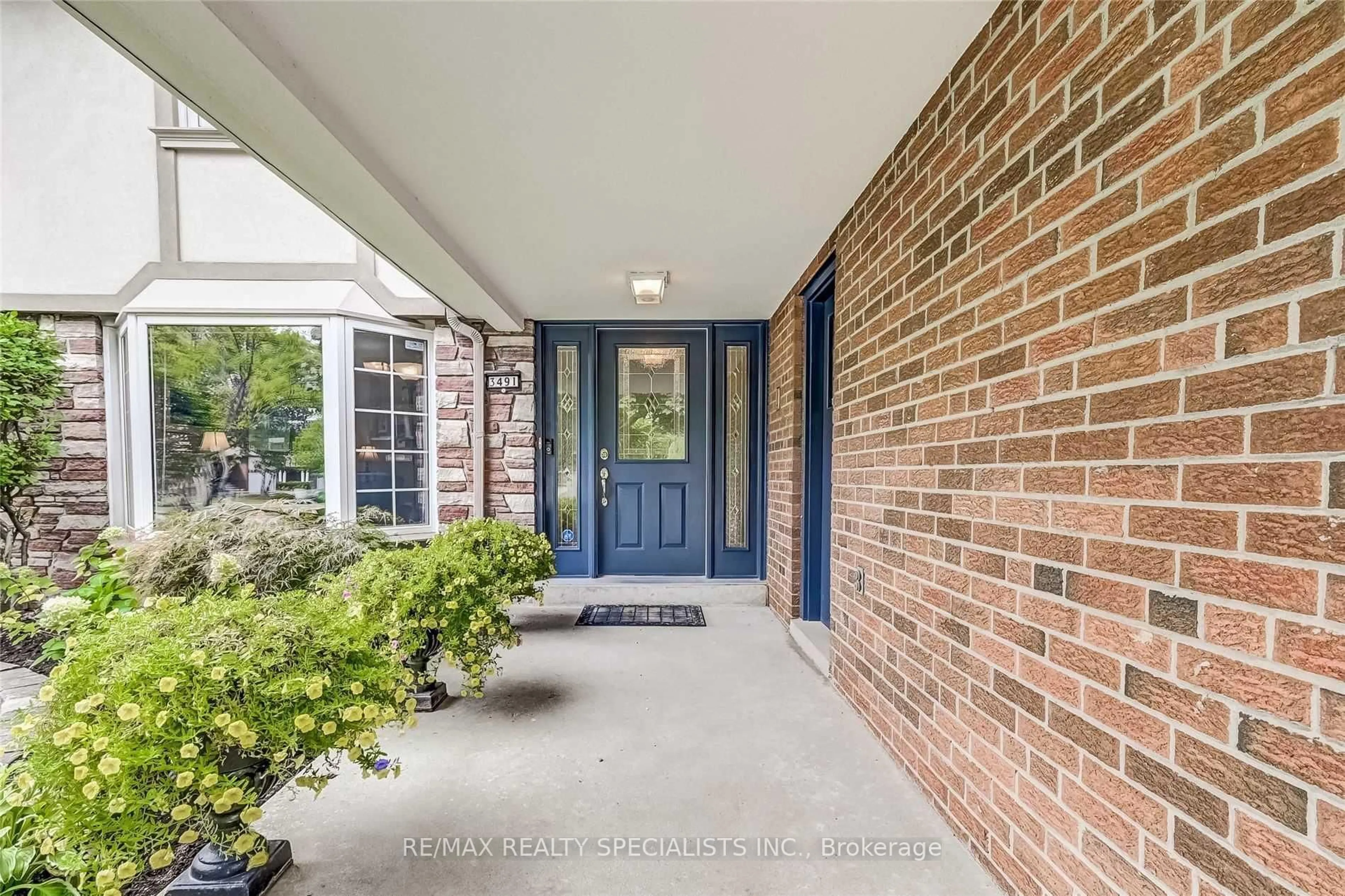 Unknown for 3491 Pinesmoke Cres, Mississauga Ontario L4Y 3L4