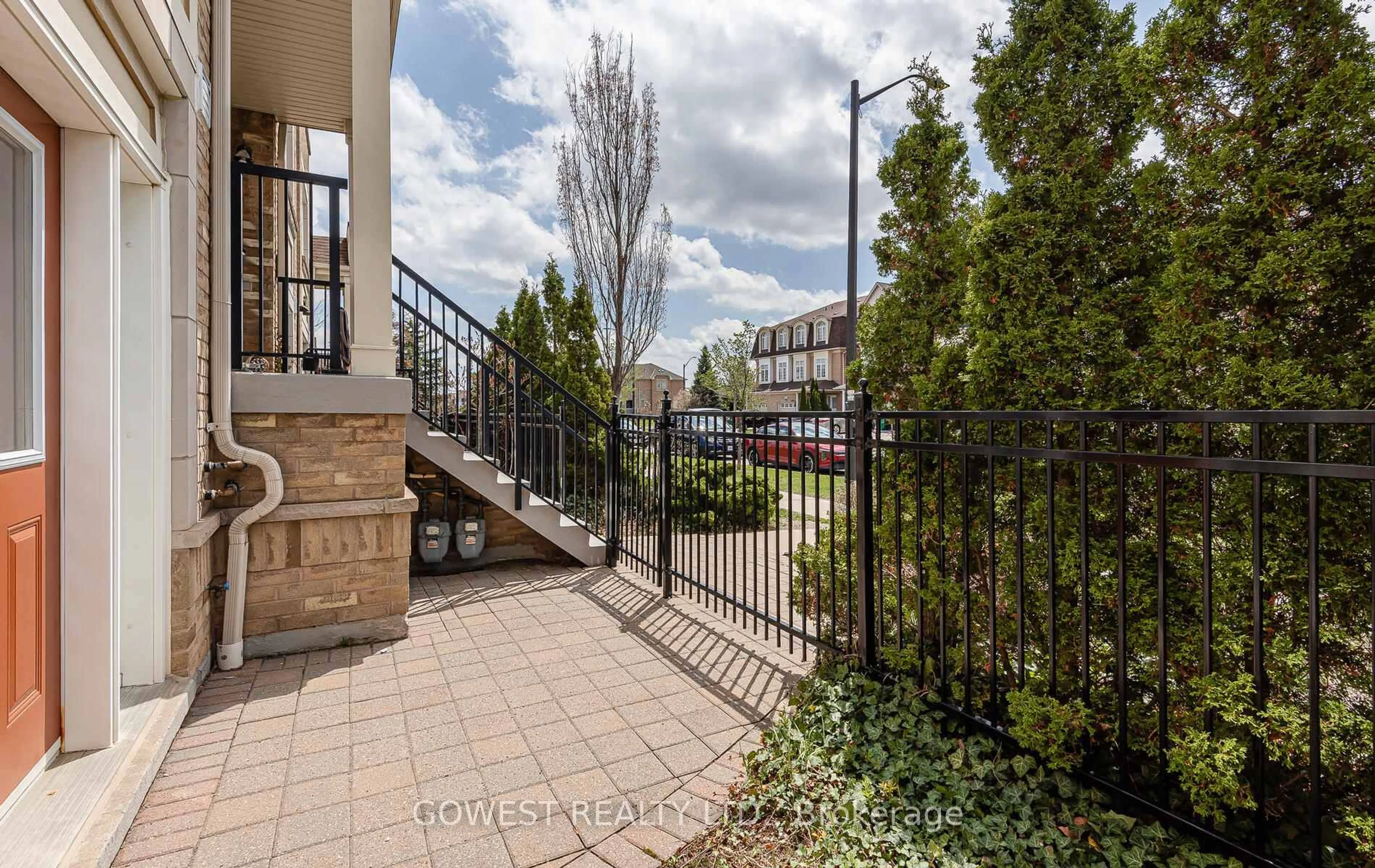 Patio, street for 4965 Southampton Dr #35, Mississauga Ontario L5M 8C8