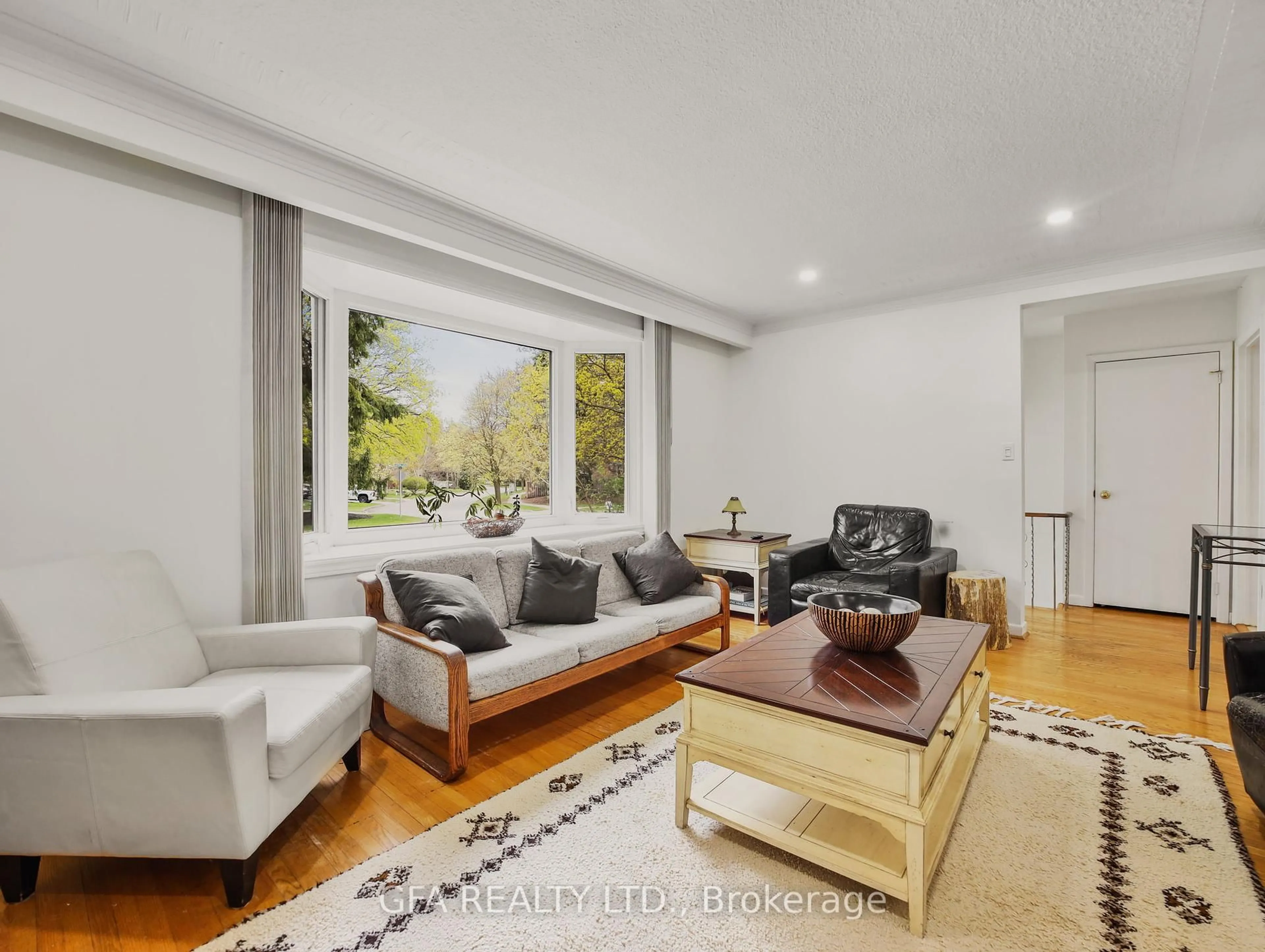 Living room with furniture, unknown for 1169 Cynthia Lane, Oakville Ontario L6J 2W2